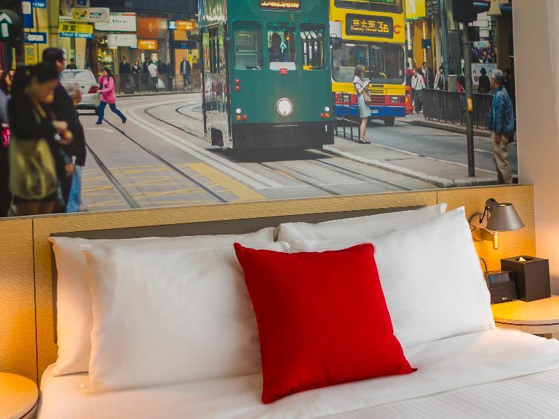 Dash Living On Hollywood 3*