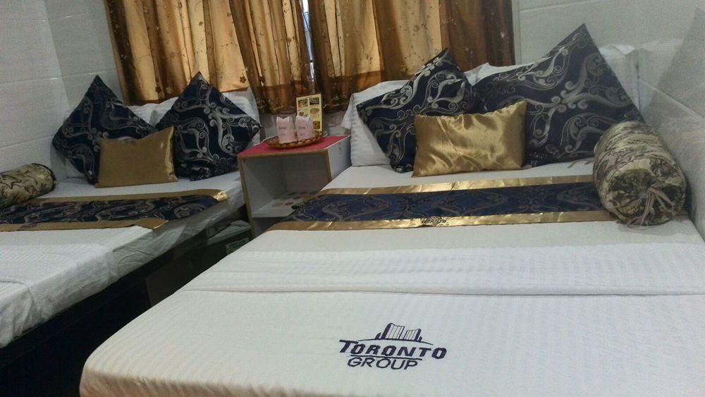 Temple Street Guest house *