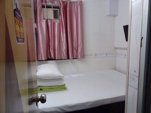 Beverly Wisma tamu