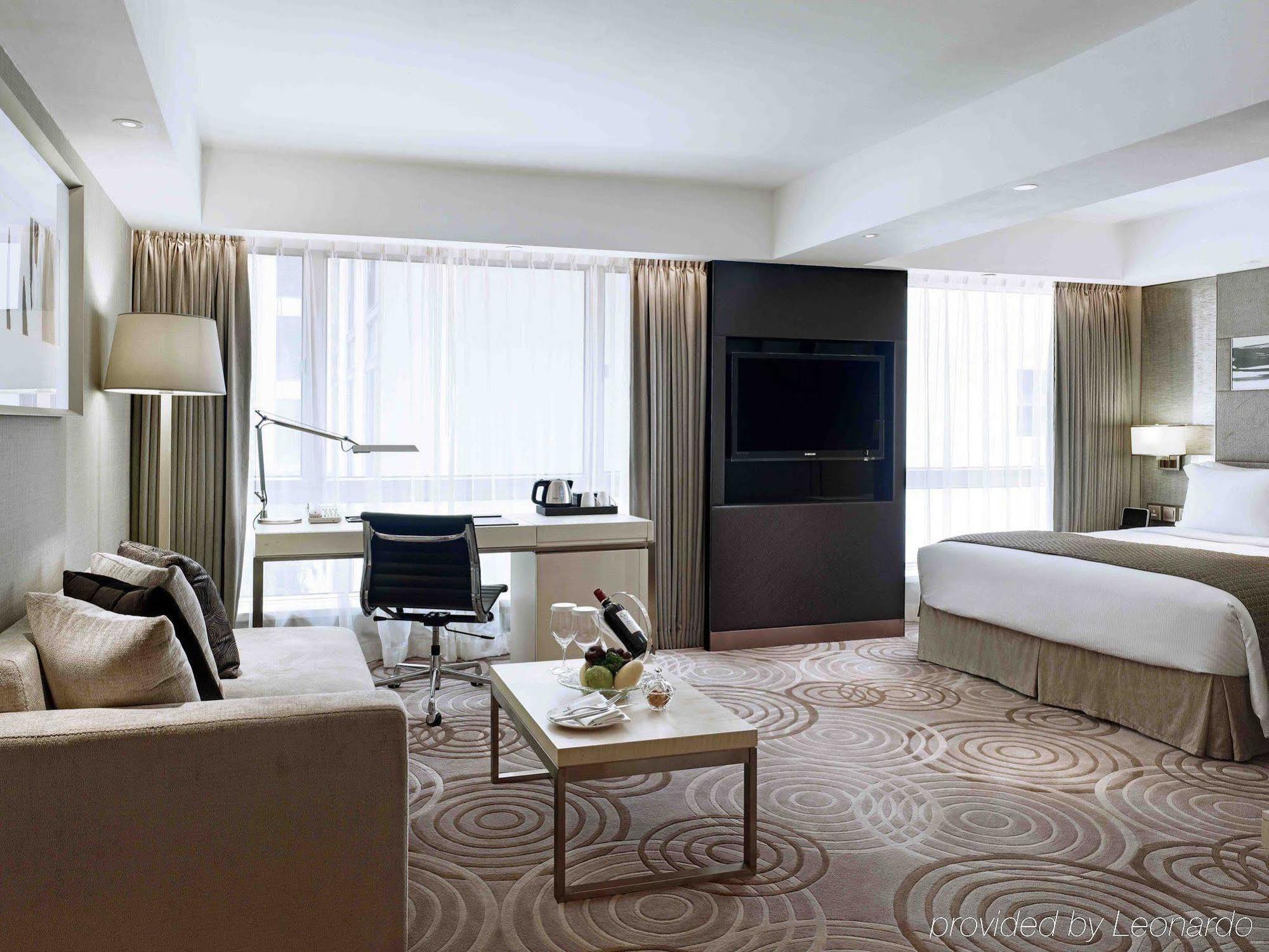 The Royal Garden Hotel 5*