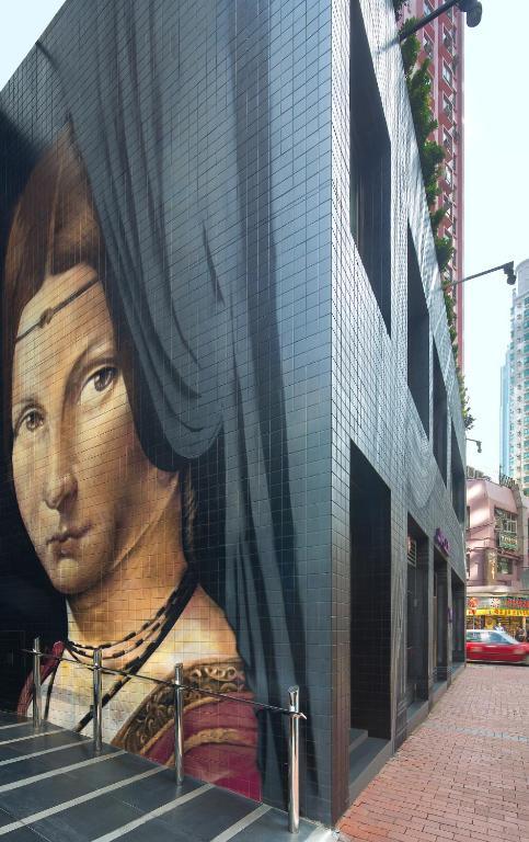 J By Yoo Hong Kong