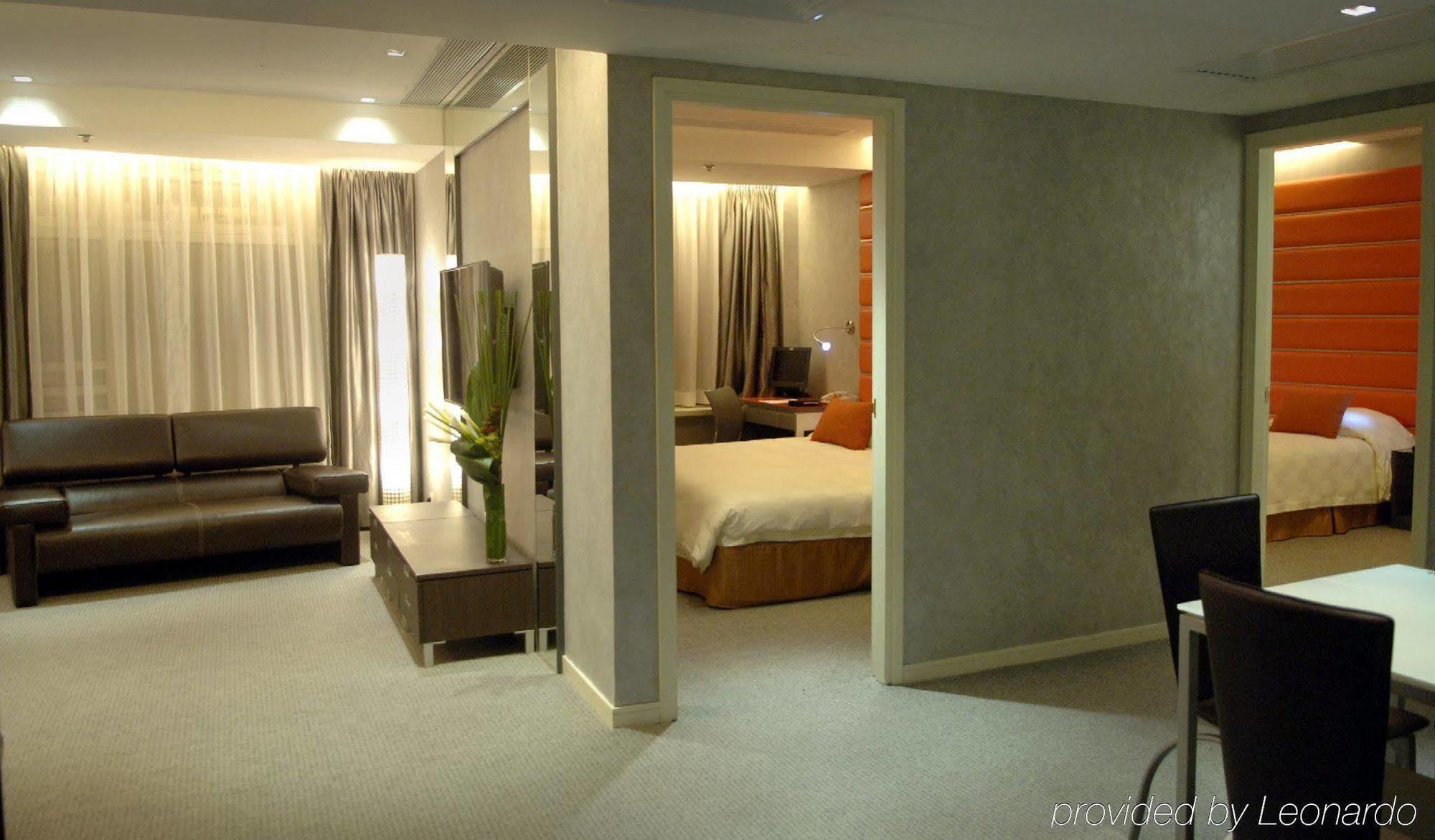 Cosmo 4* Hong Kong