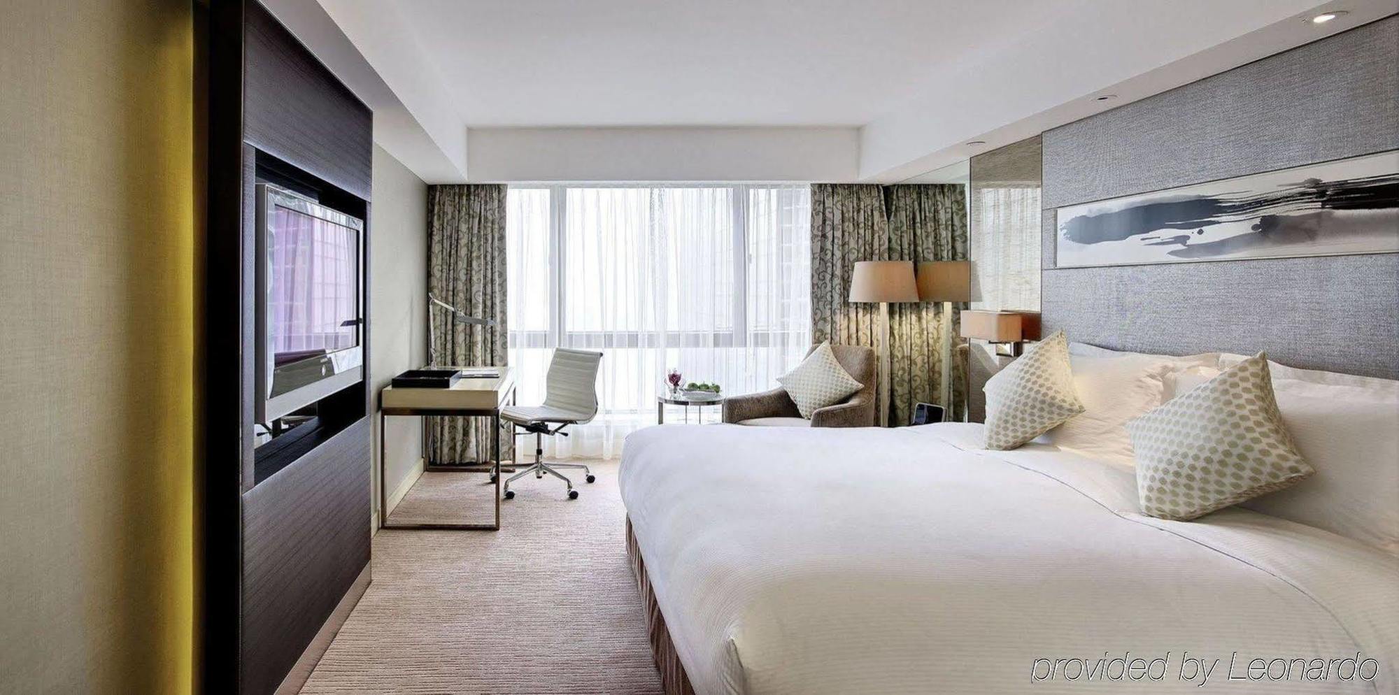 The Royal Garden Hotel 5*