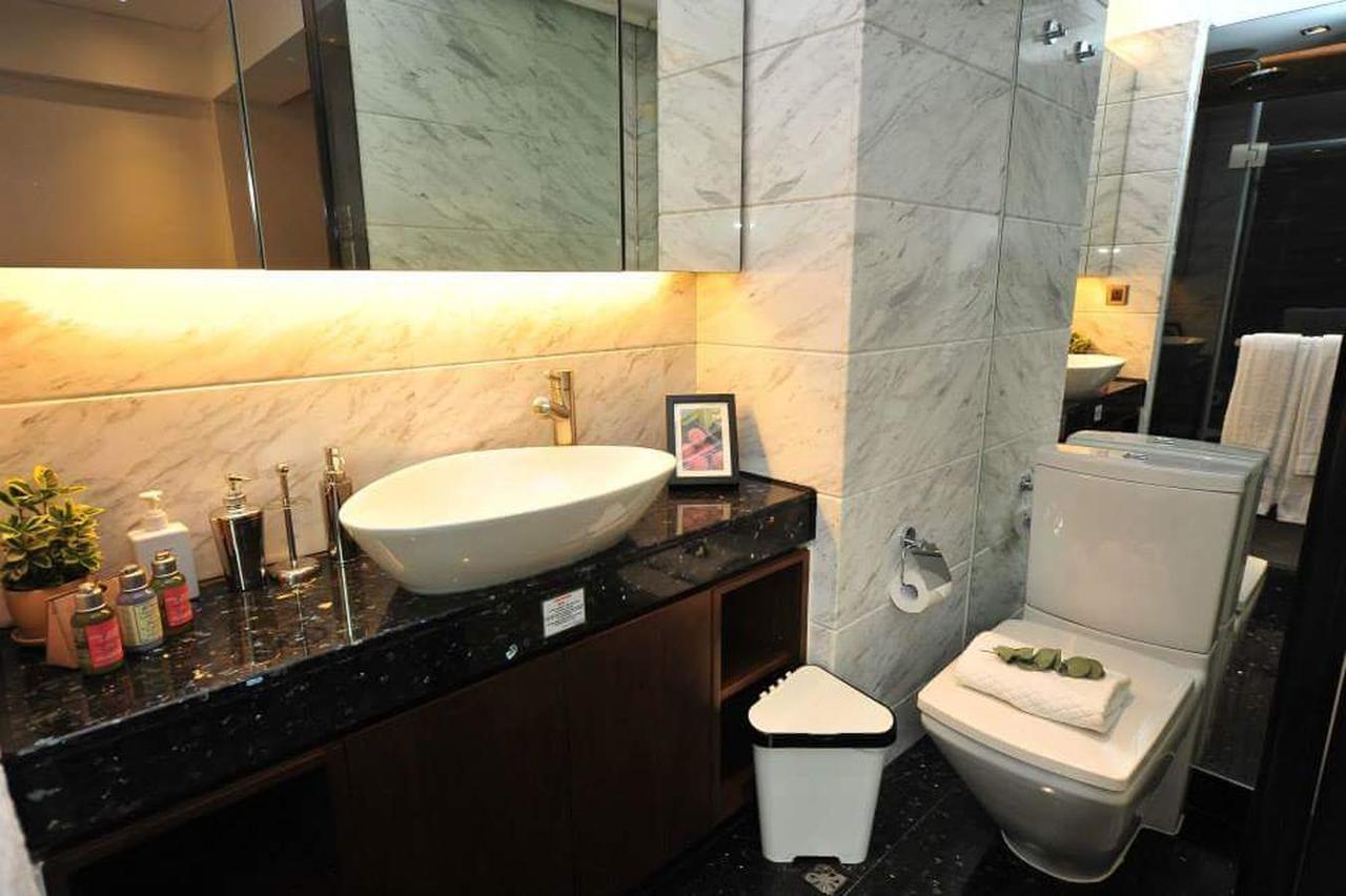 Queen's 100 Aparthotel Hong Kong