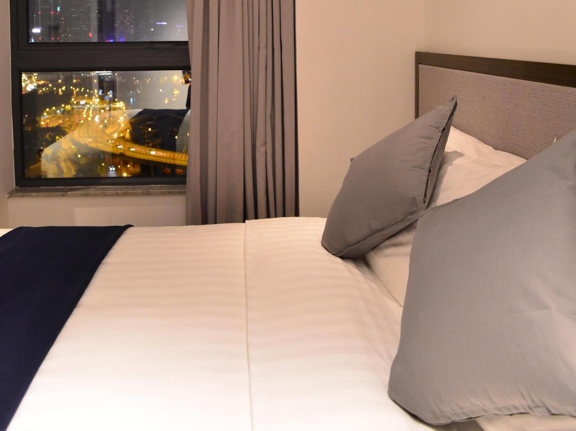 Apartment One Eighteen *