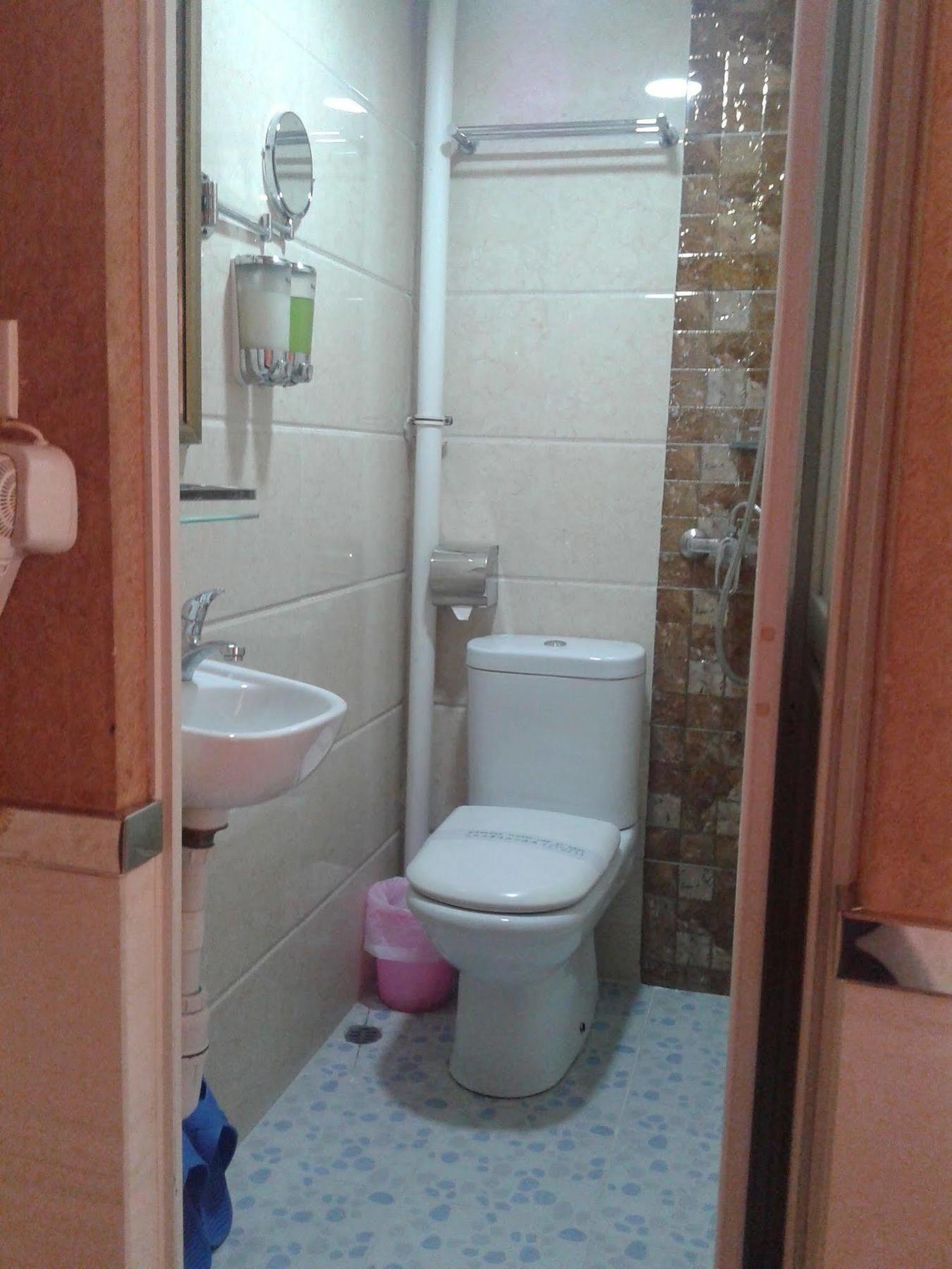 Temple Street Guest house *