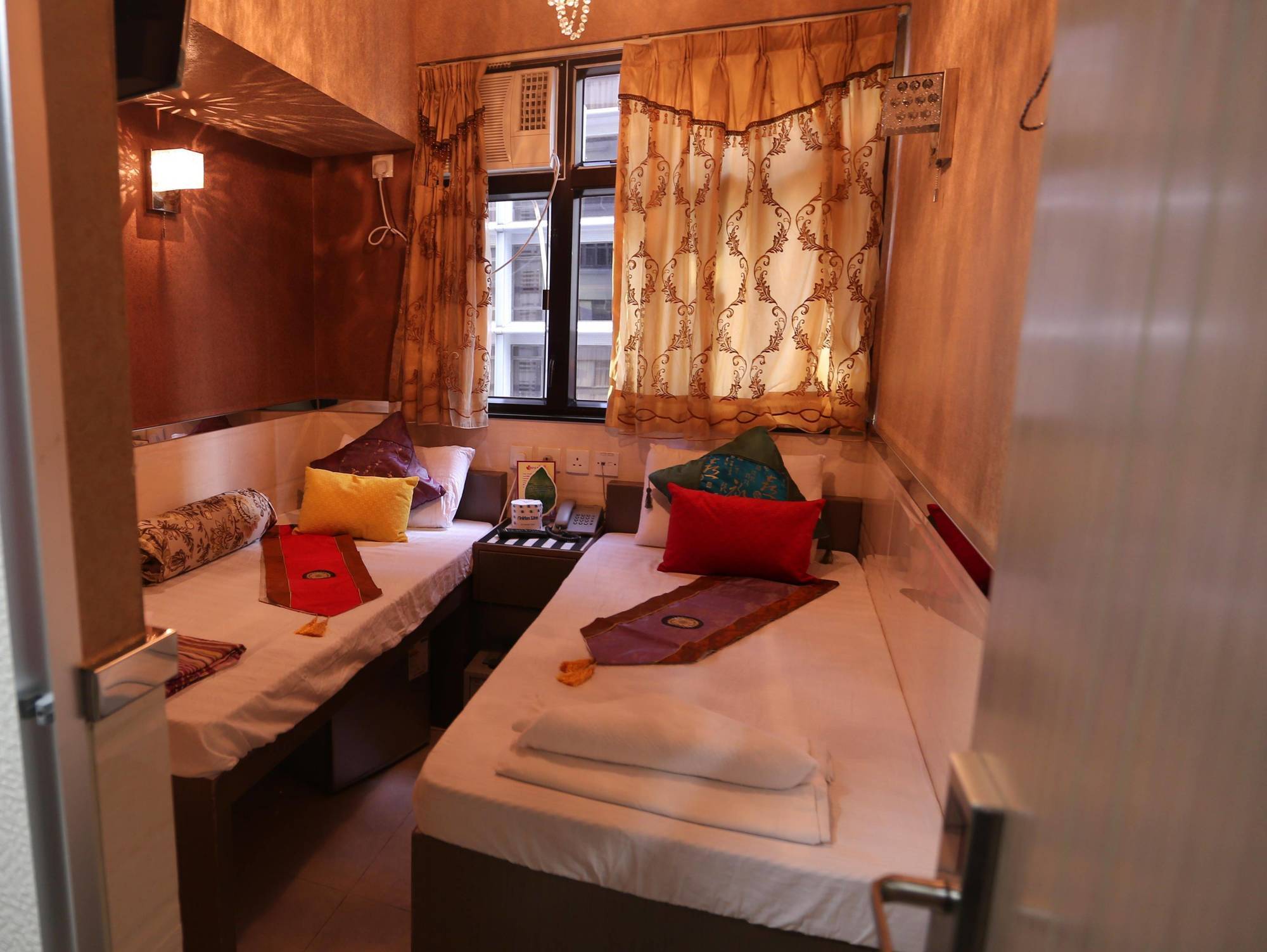 Temple Street Guest house Hong Kong
