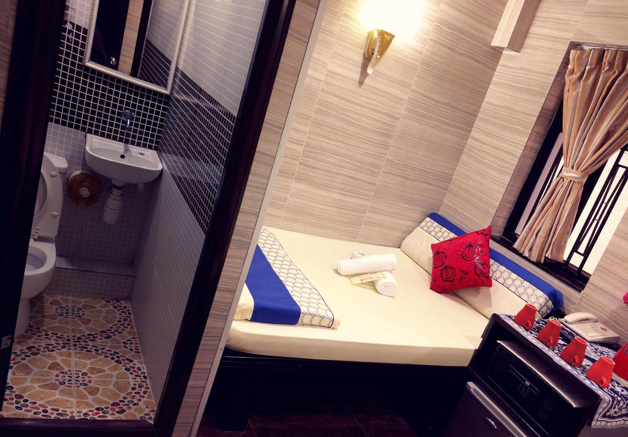 Budget Block D 10th Floor Guest house *