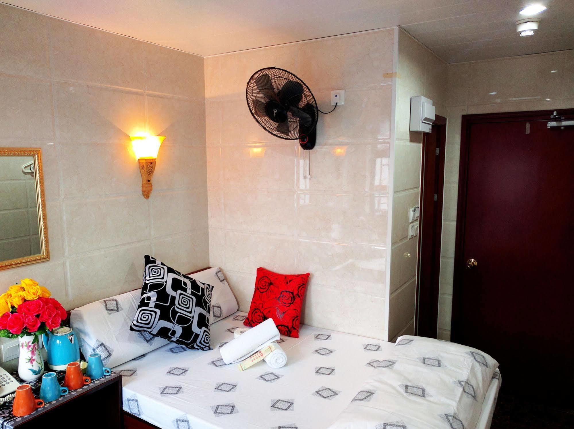 Budget Block D 10th Floor Guest house