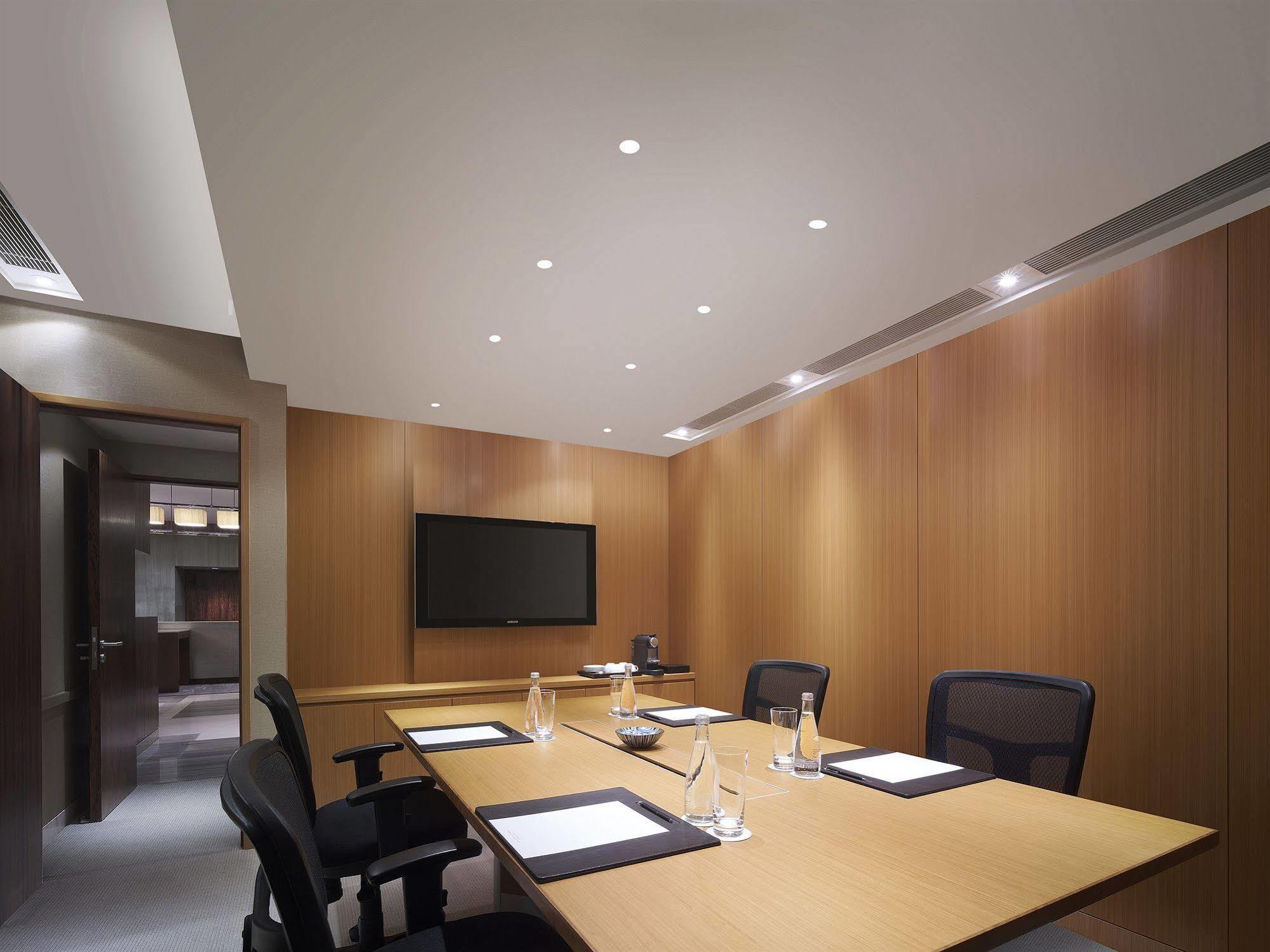 Hyatt Regency Tsim Sha Tsui Hotel 5*