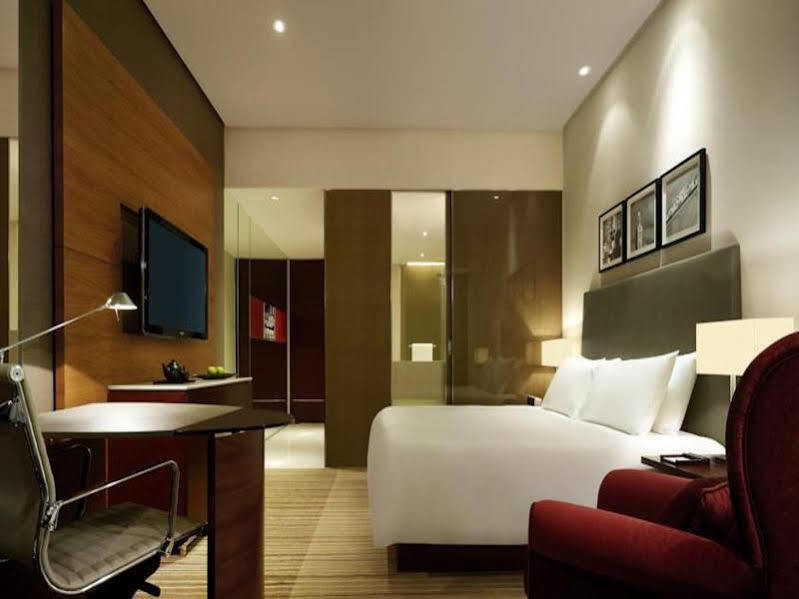 Hyatt Regency Tsim Sha Tsui 5*