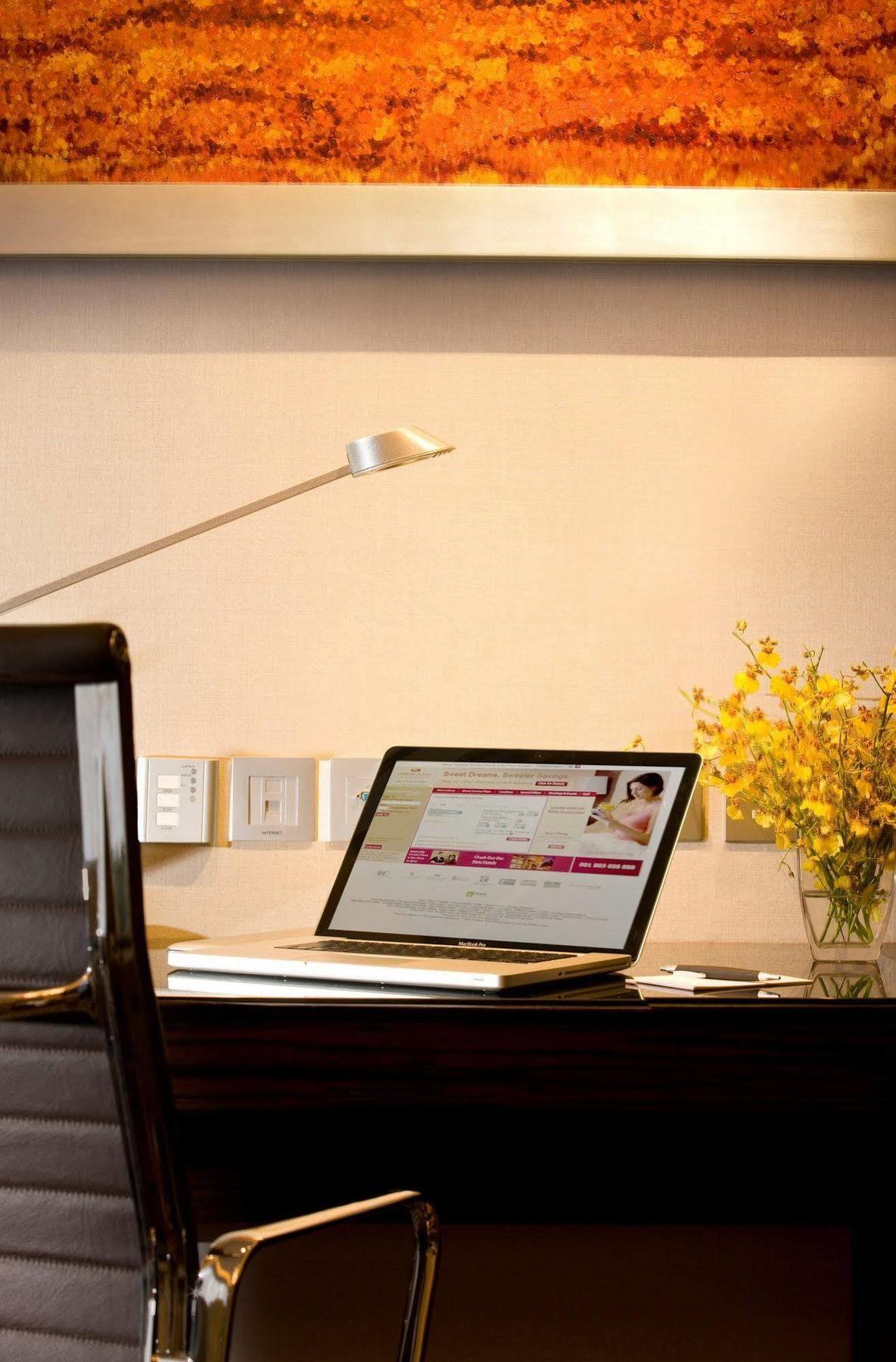 Hotel Crowne Plaza Causeway Bay By Ihg 5*