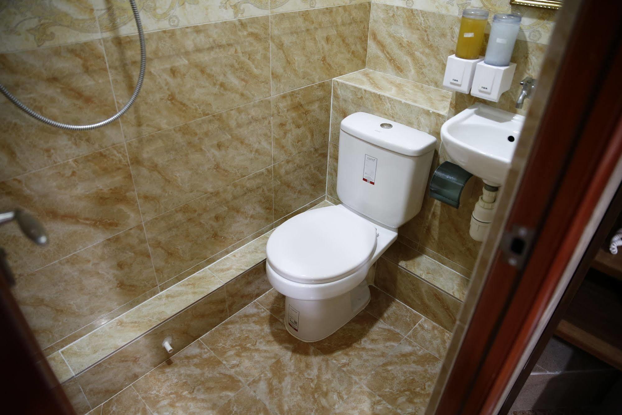 Sandhu Guest house Hong Kong