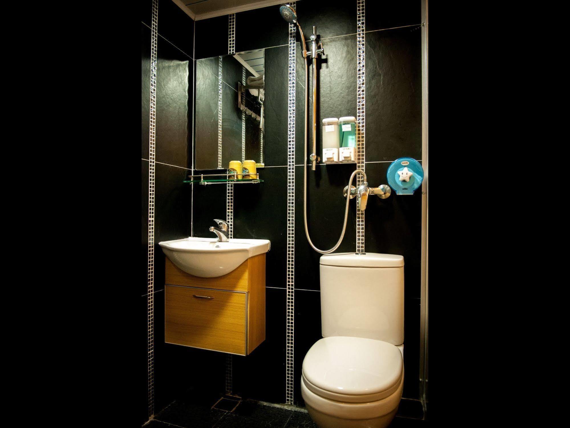 Tempo West Kowloon Hsr Station Guest house Hong Kong