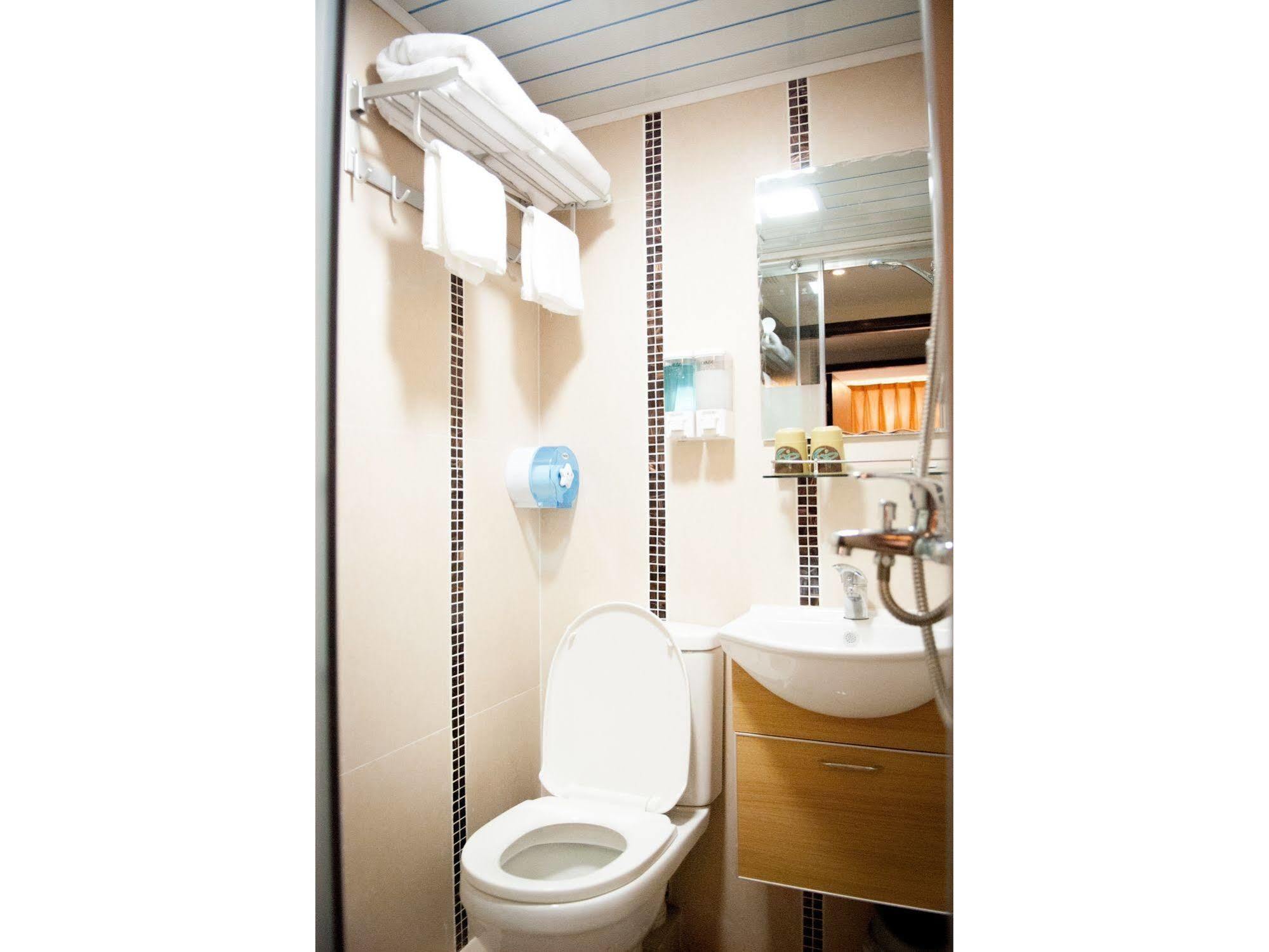 Tempo West Kowloon Hsr Station Guest house *