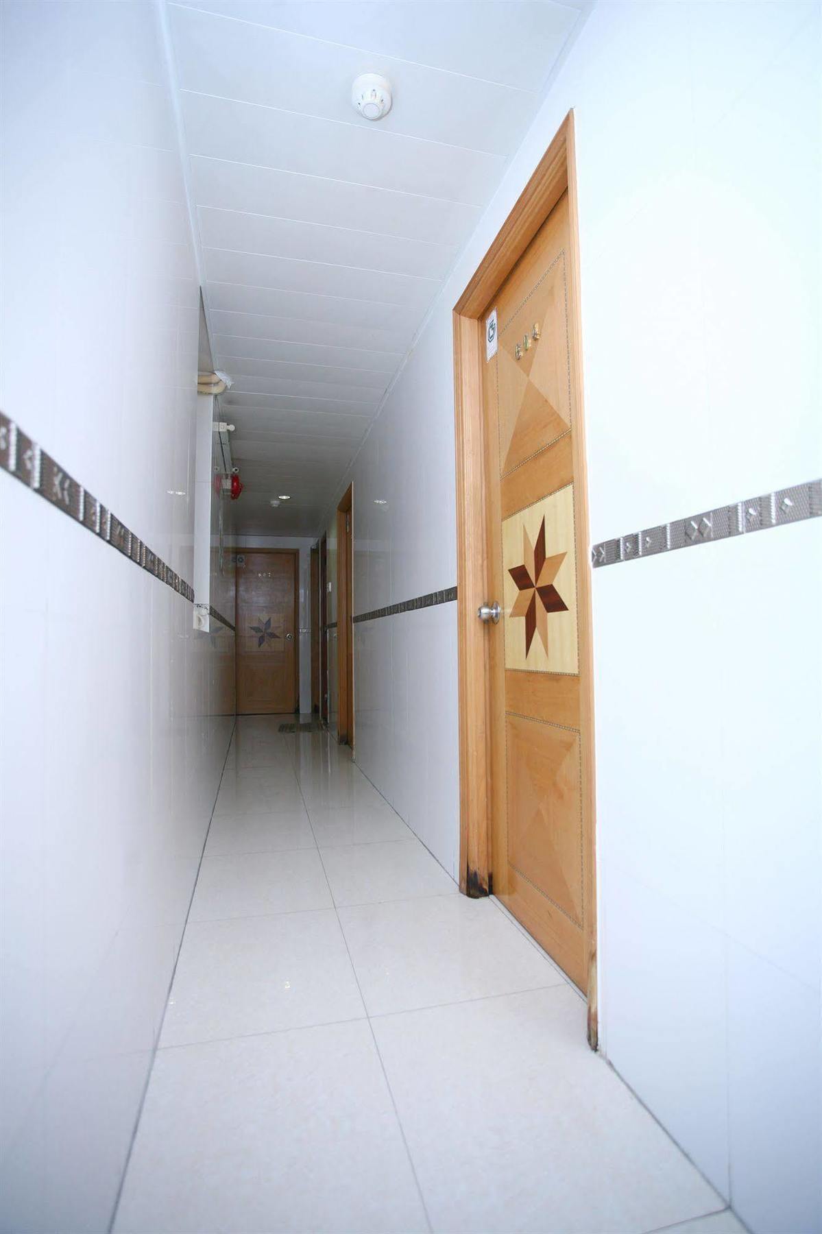 Pay-less Guest house Hong Kong