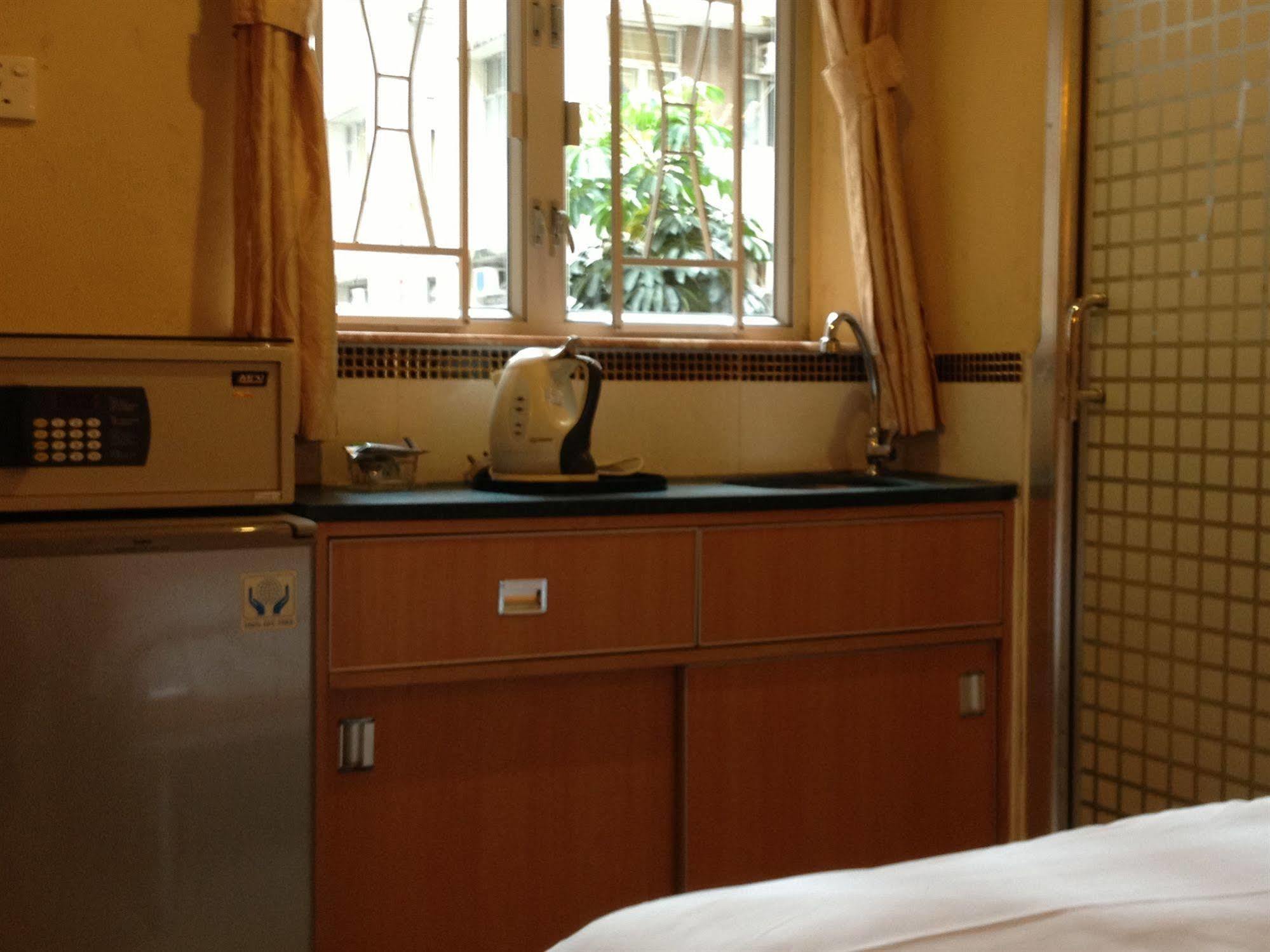 Rent-a-room *