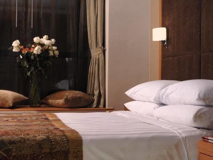Two Macdonnell Road Aparthotel 4*