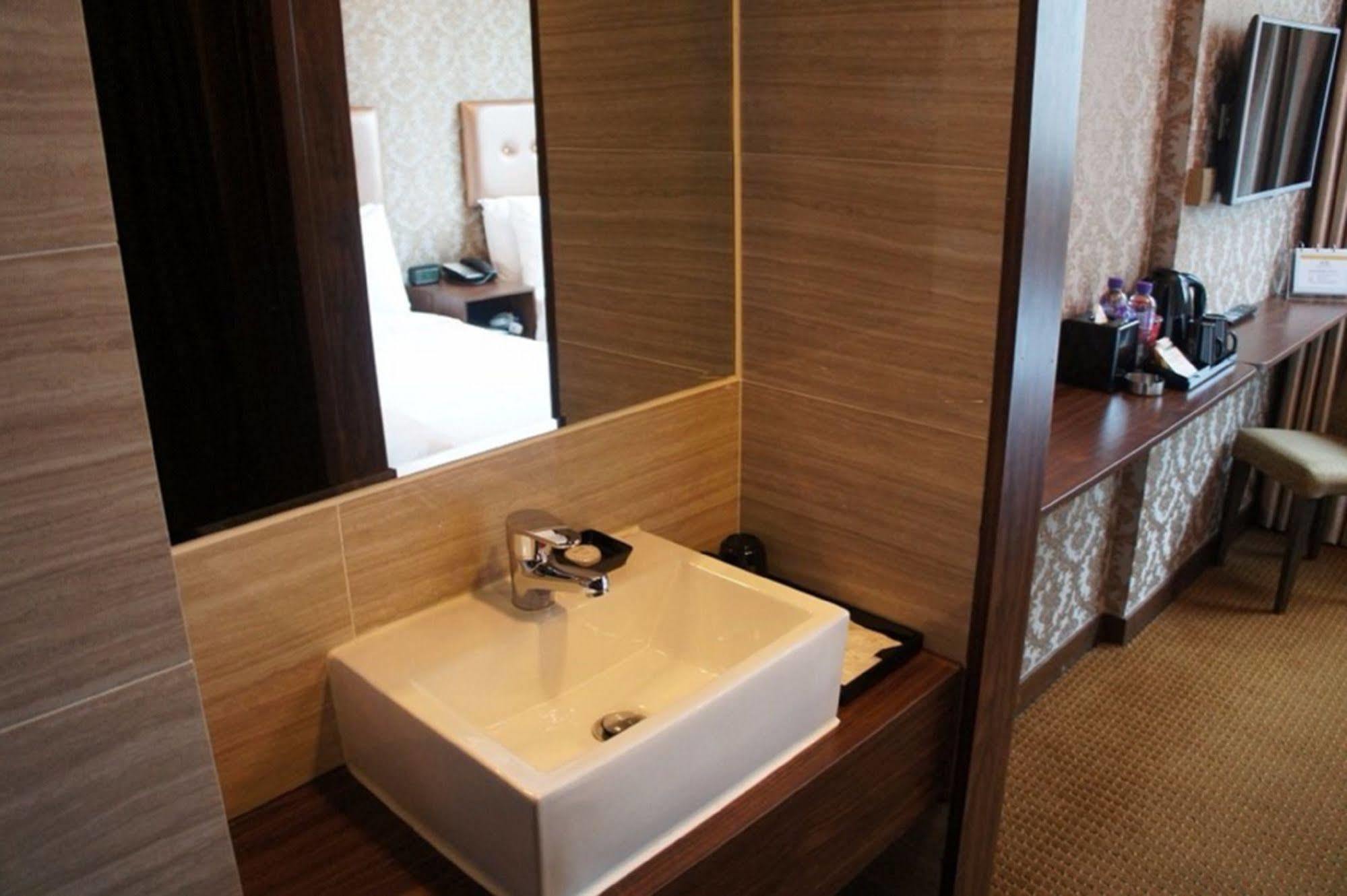 Grand Hotel Hong Kong
