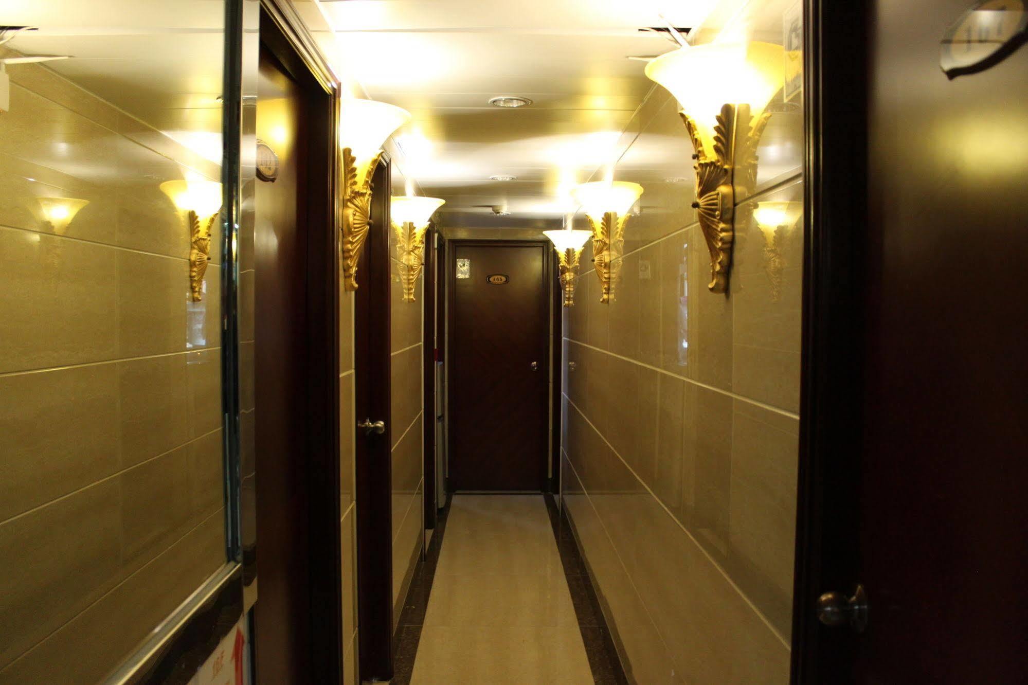 Guest house New Chung King Mansion - Tower C