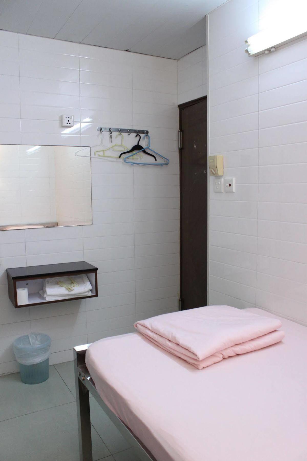 New Chung King Mansion - Tower C Guest house