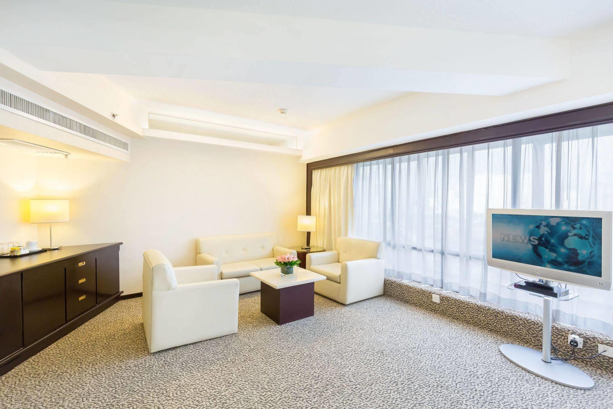 Regal Oriental Hotel Hong Kong