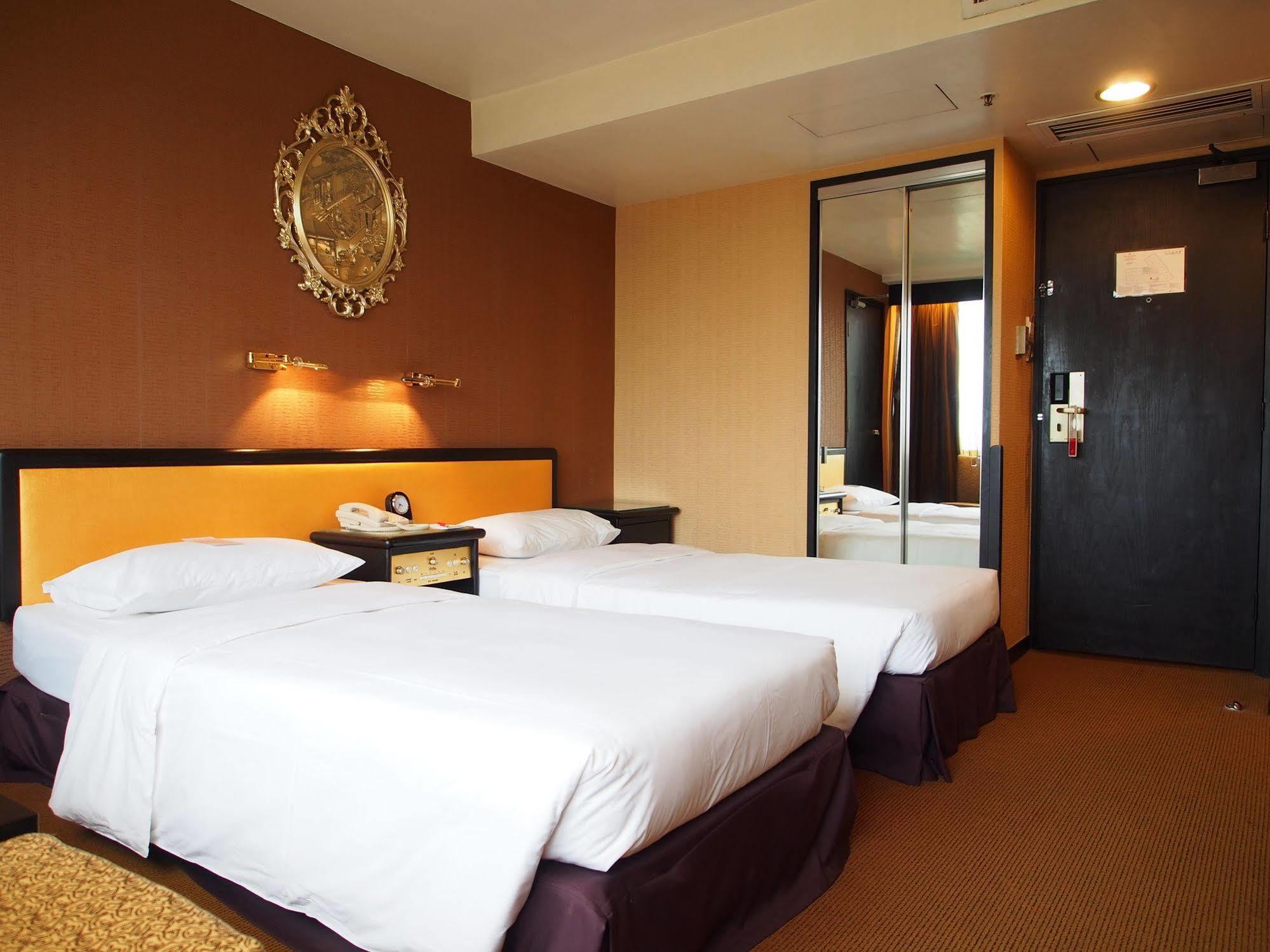Western Tsim Sha Tsui 4*