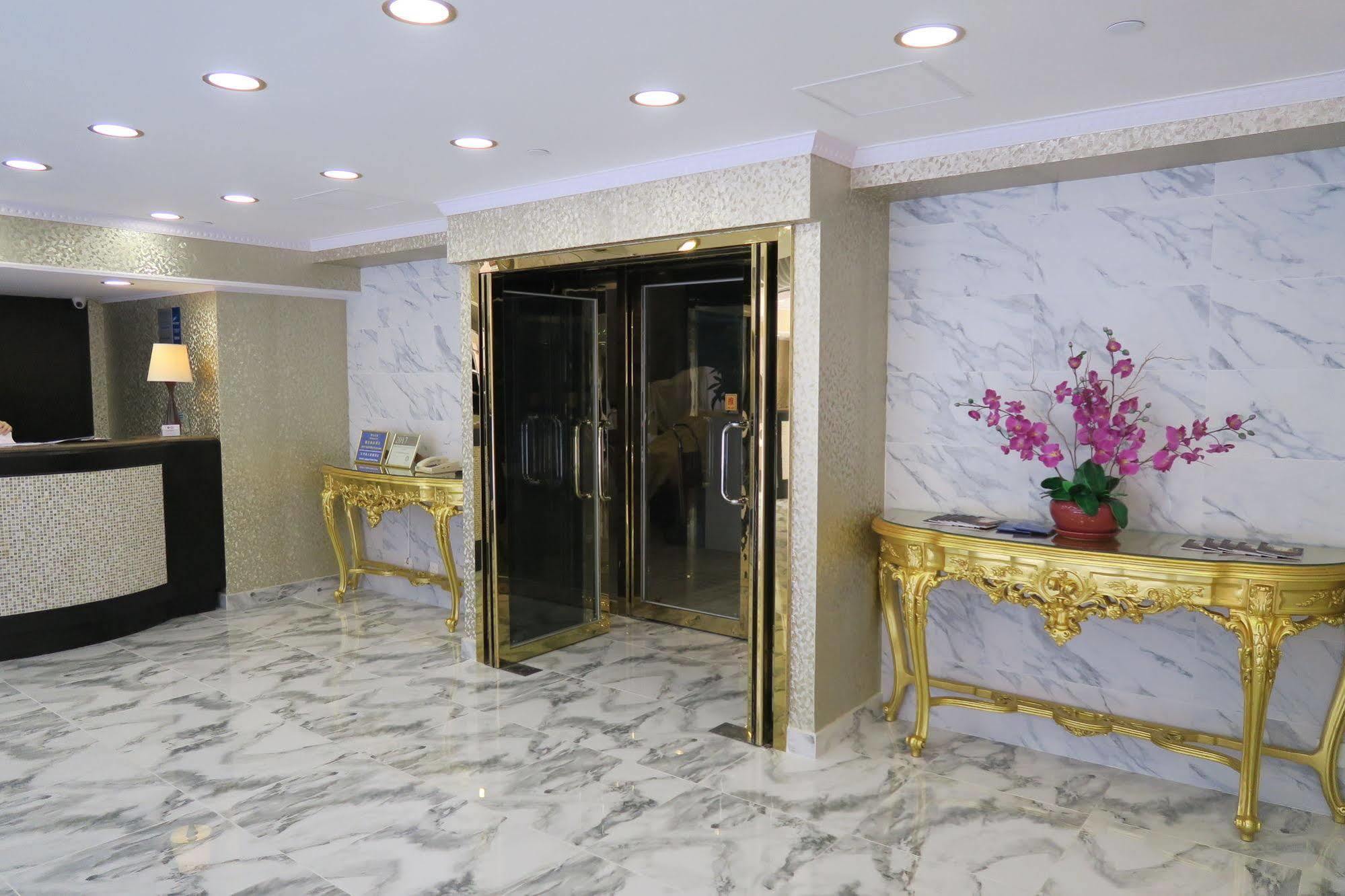 Western Tsim Sha Tsui 4*