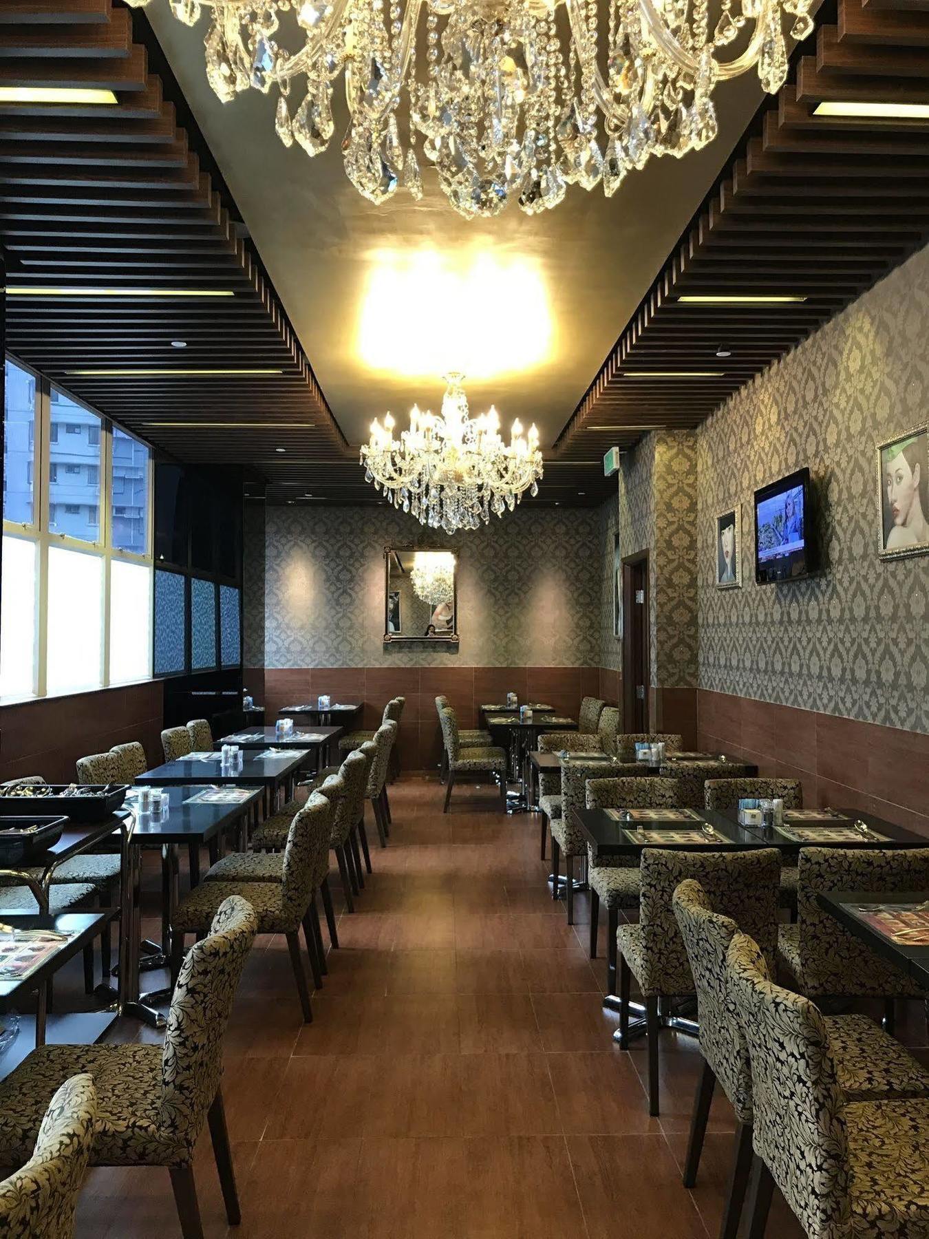 Best Western Causeway Bay 4*
