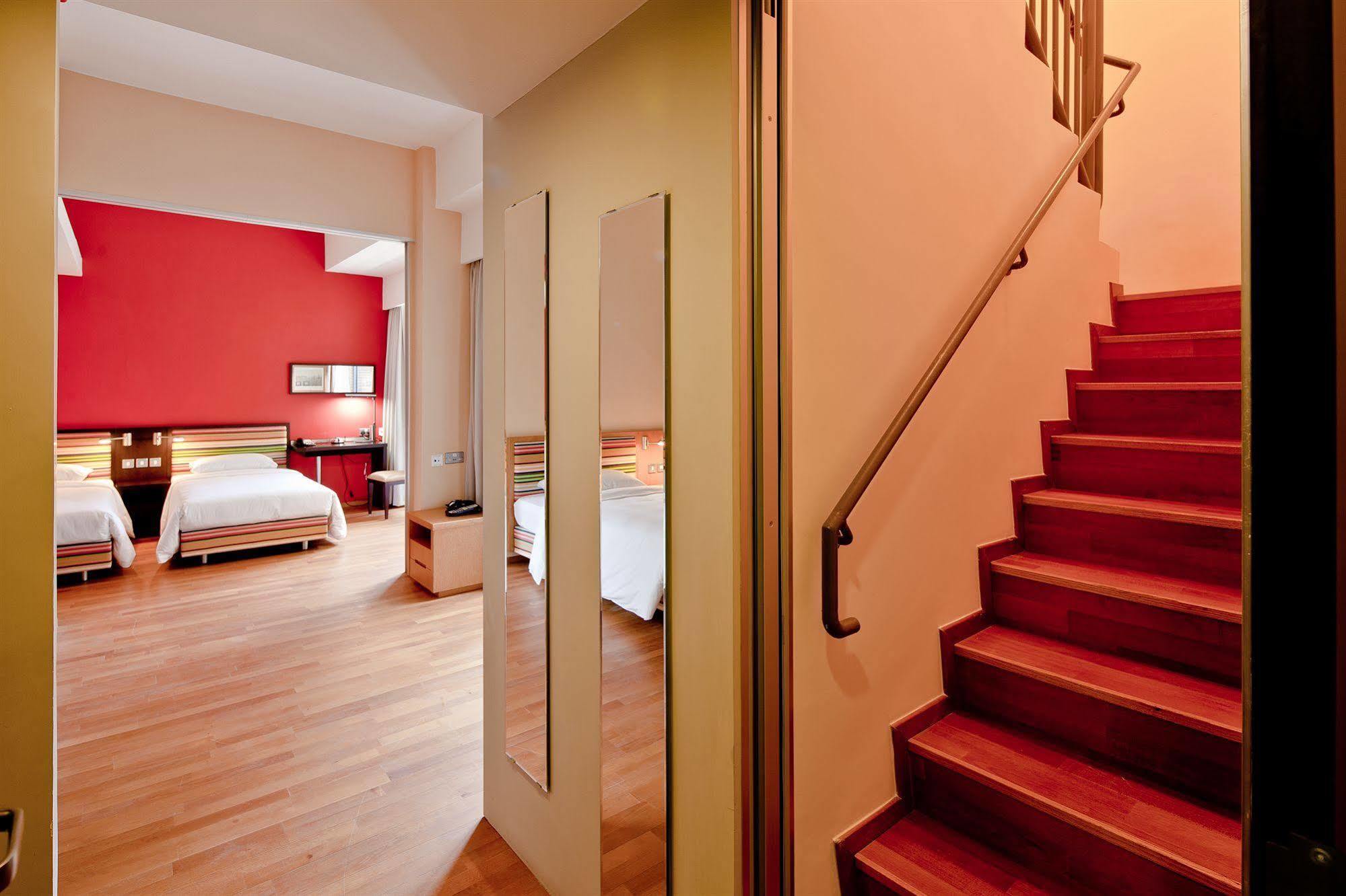 Y Loft 3*