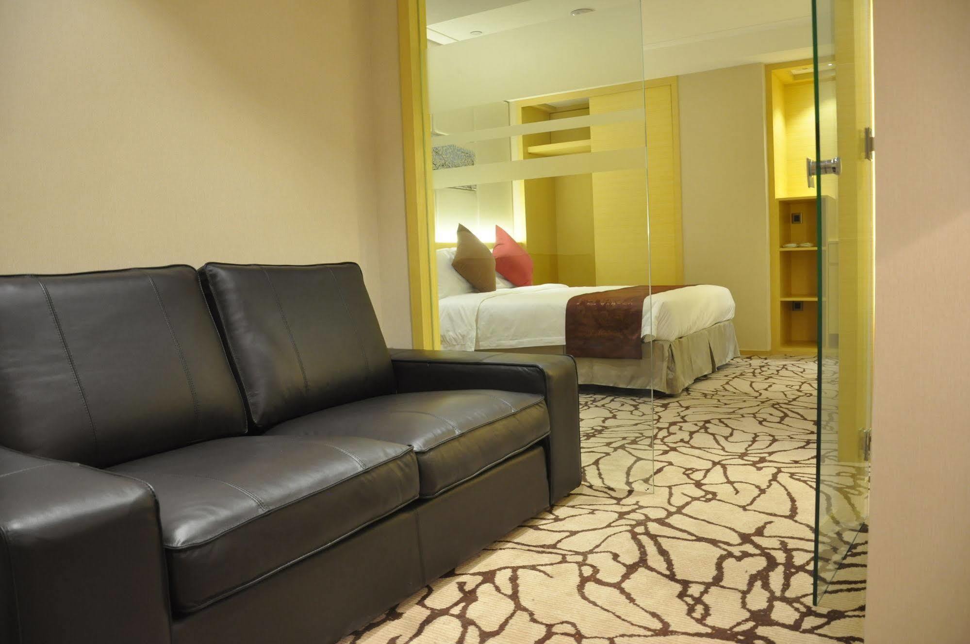 Eco Tree Hotel 4*