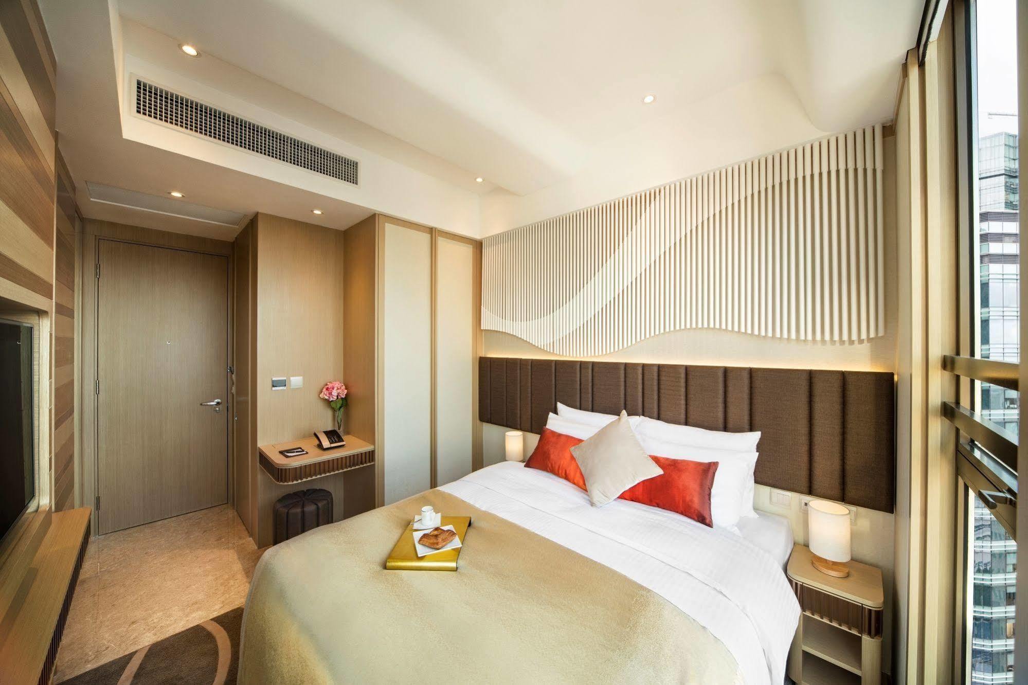 Burlington Hotel 4*