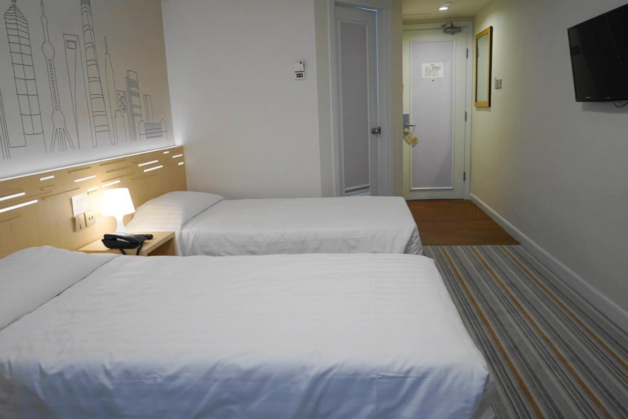 Hotel West 3*