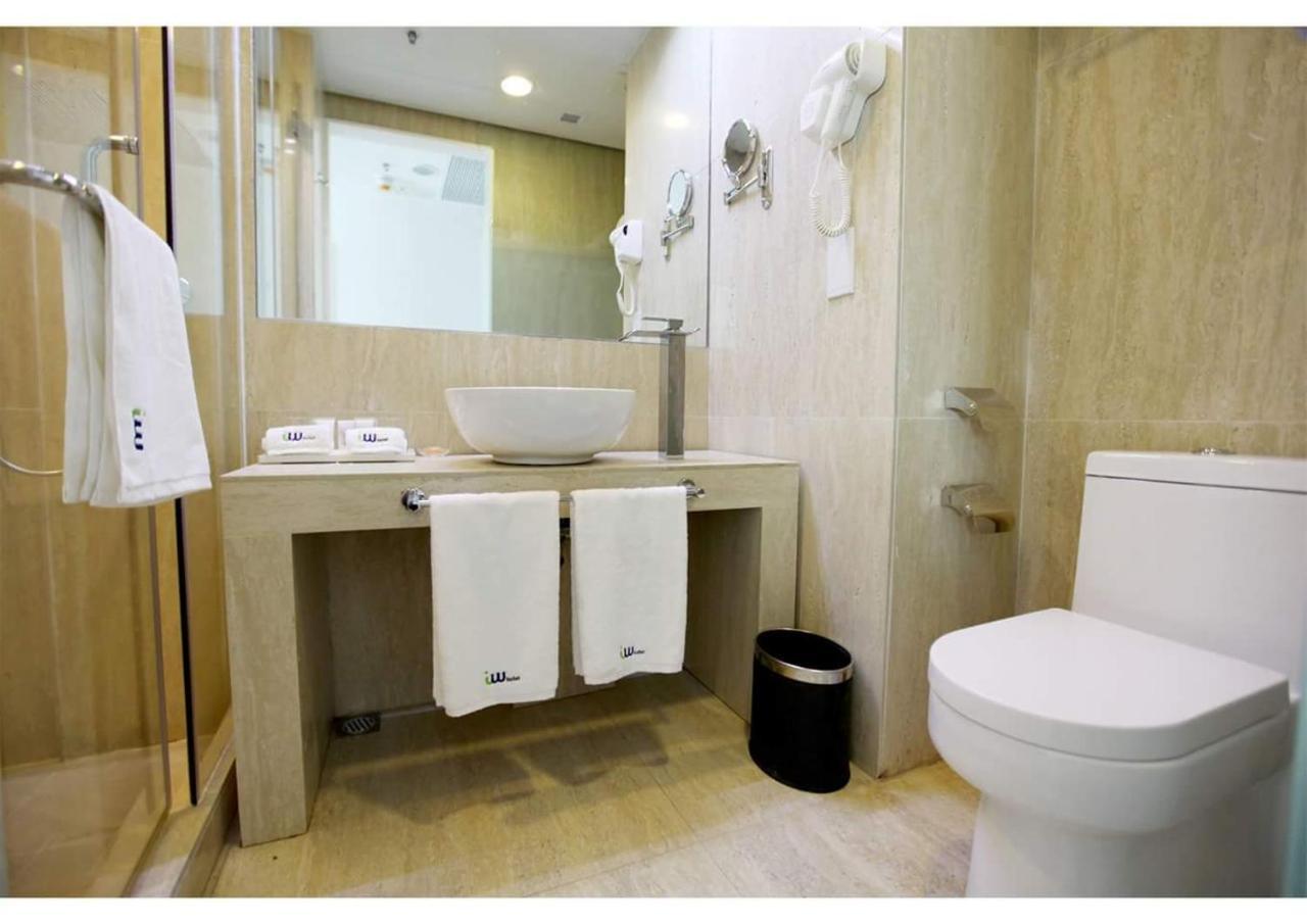 Iw Hotel 3*