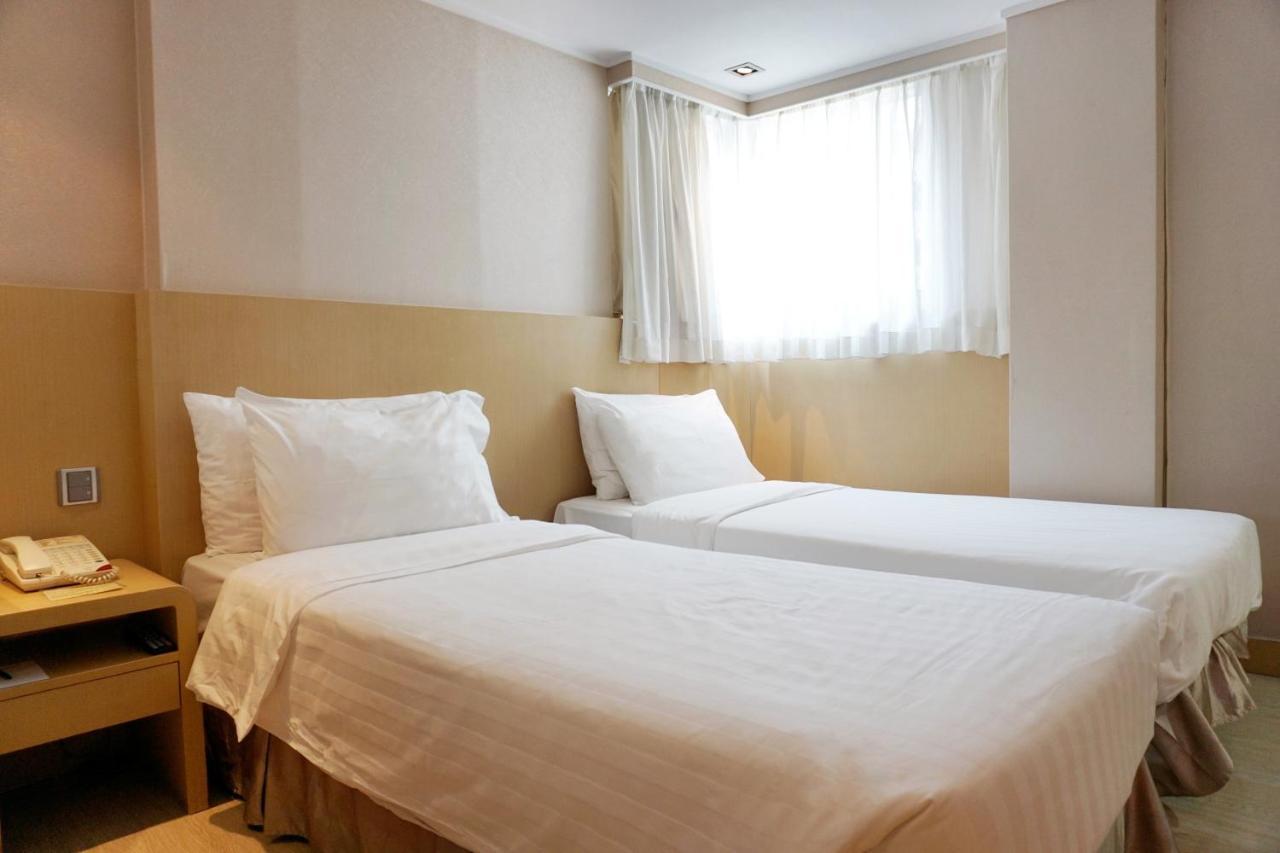 Benito 3* Hong Kong