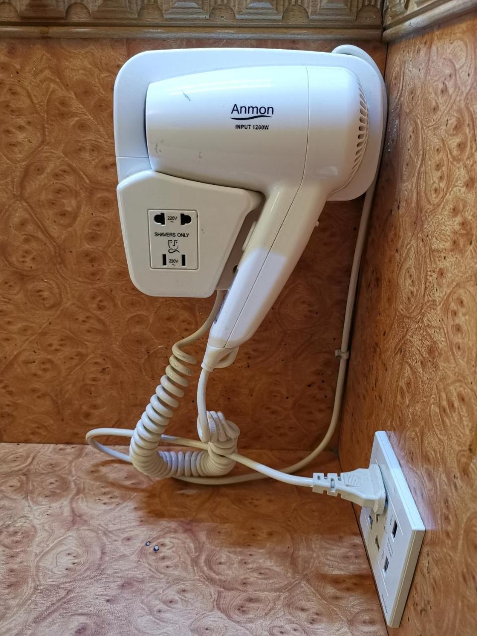 Pay-less A2