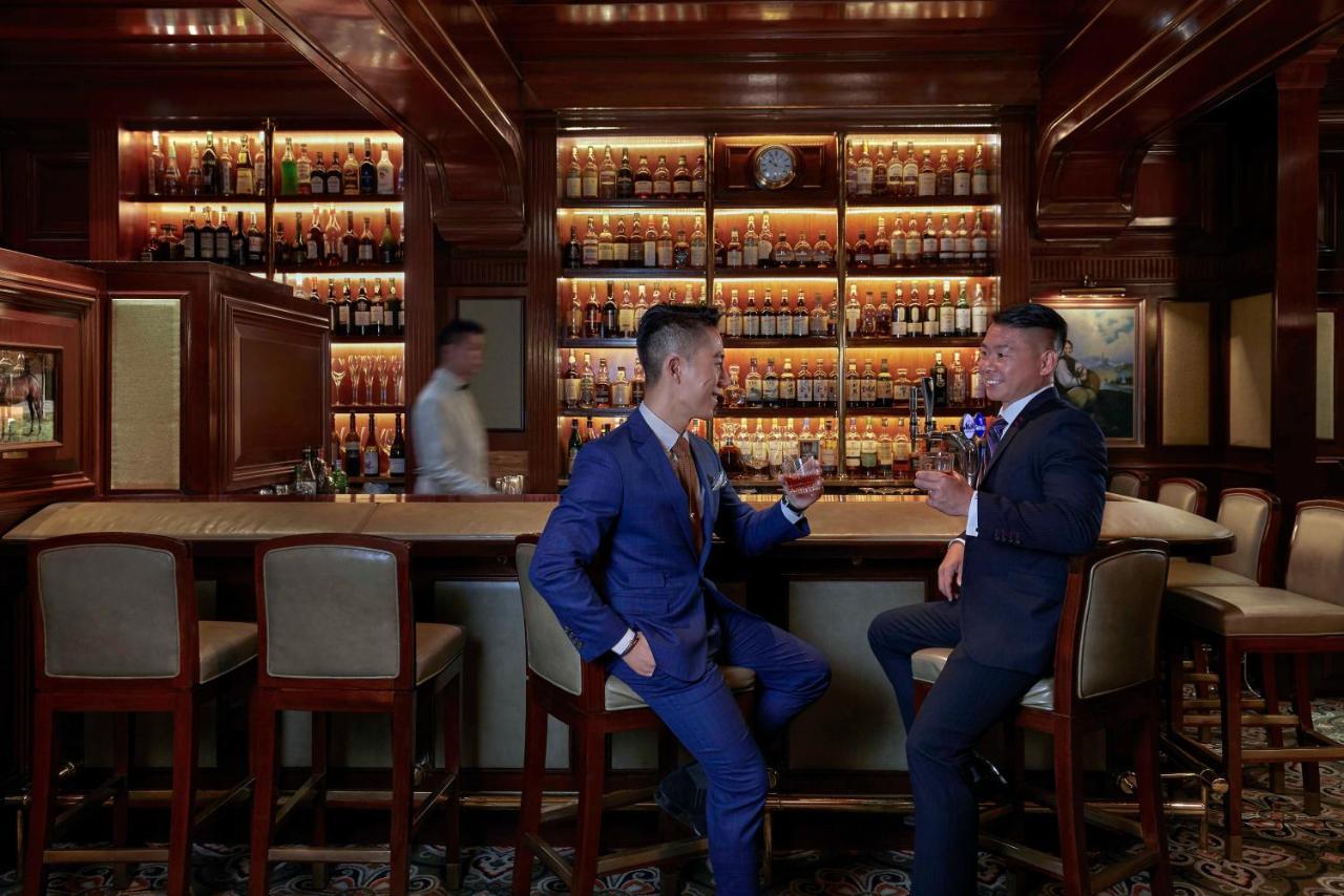 Mandarin Oriental, Hotel