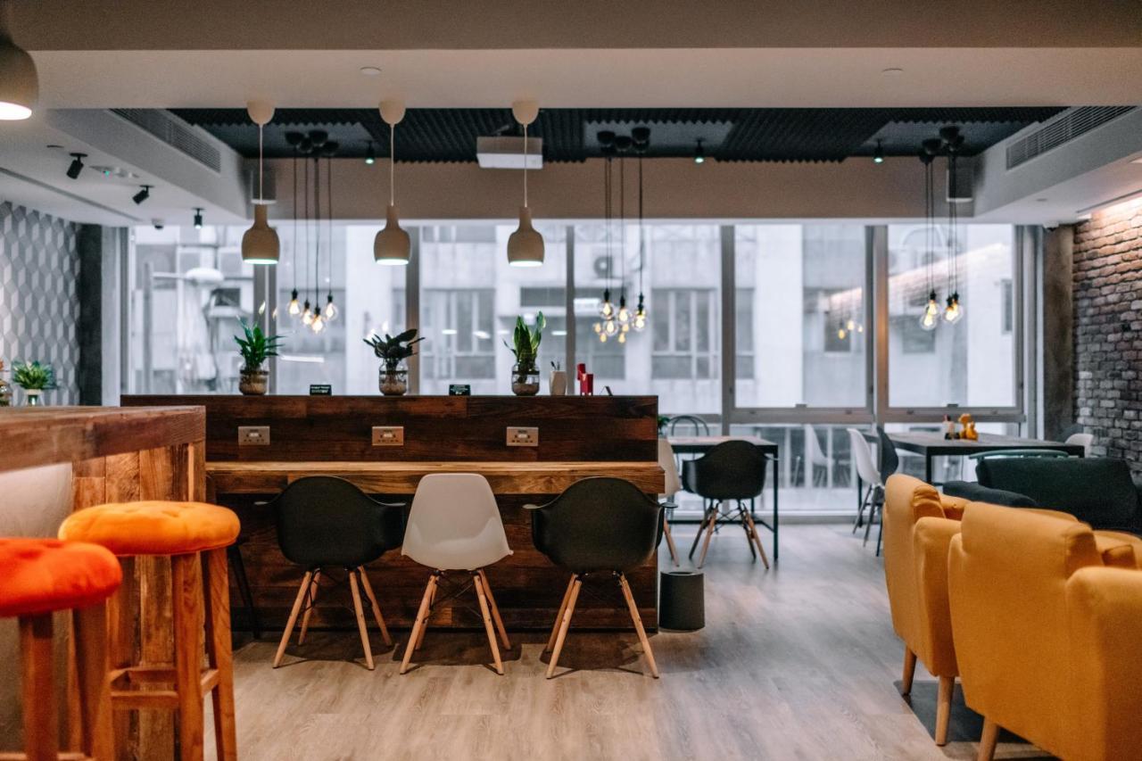 Mojo Nomad - Community Hostel