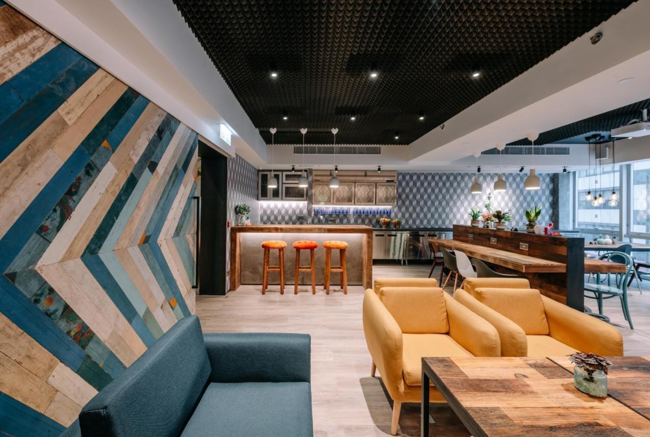 Mojo Nomad - Community Hostel