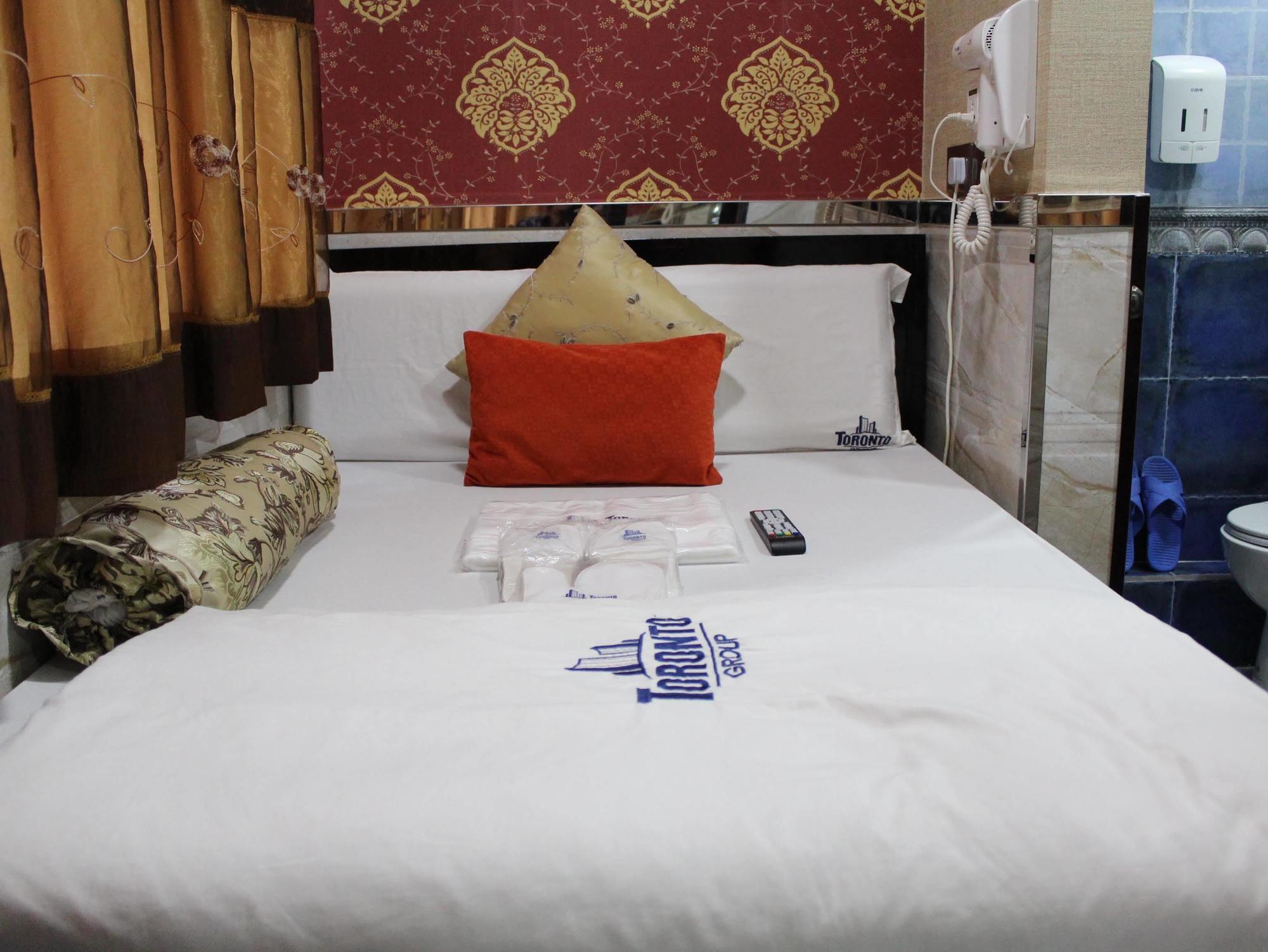 Temple Street Guest house *
