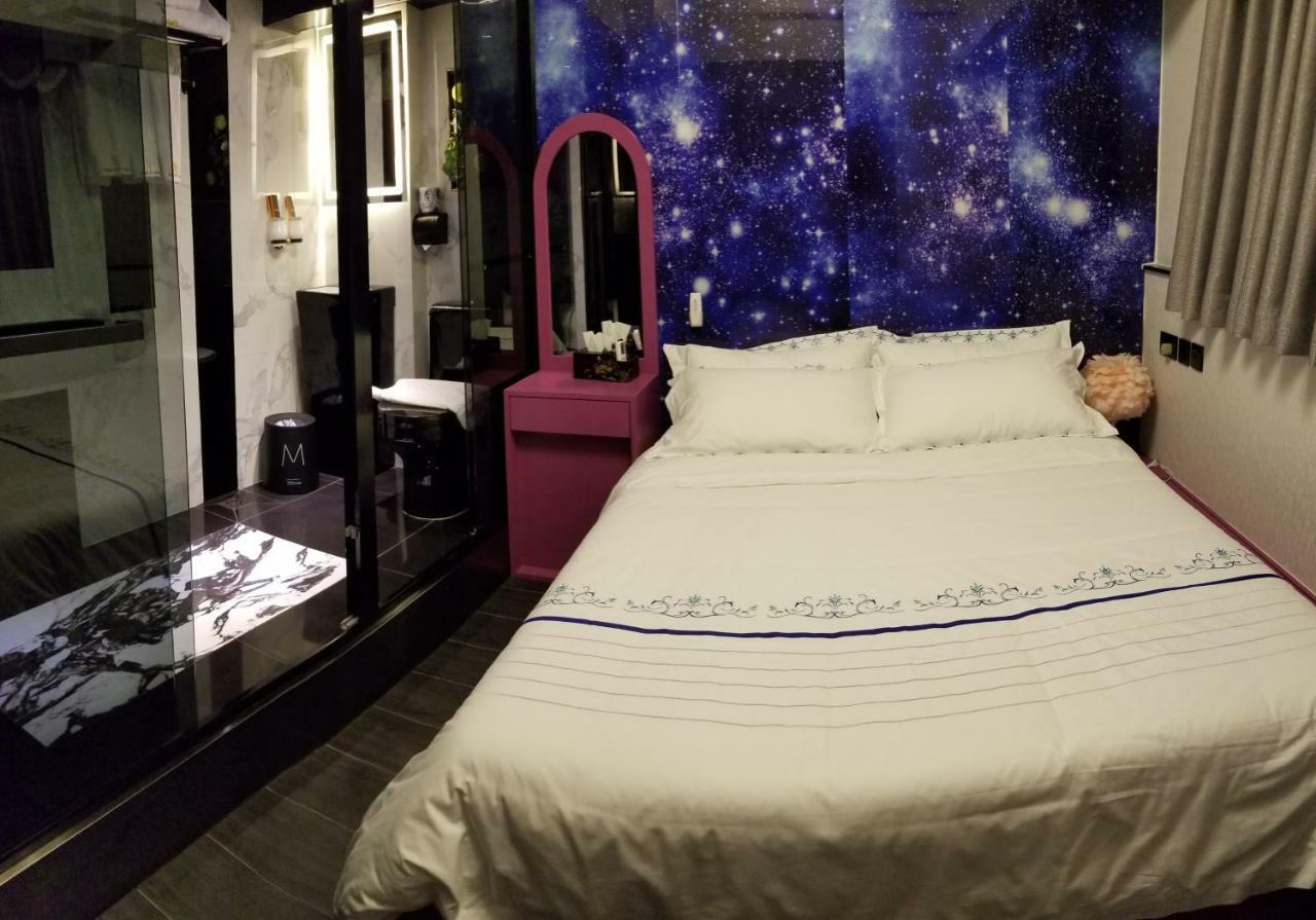Star * Hong Kong