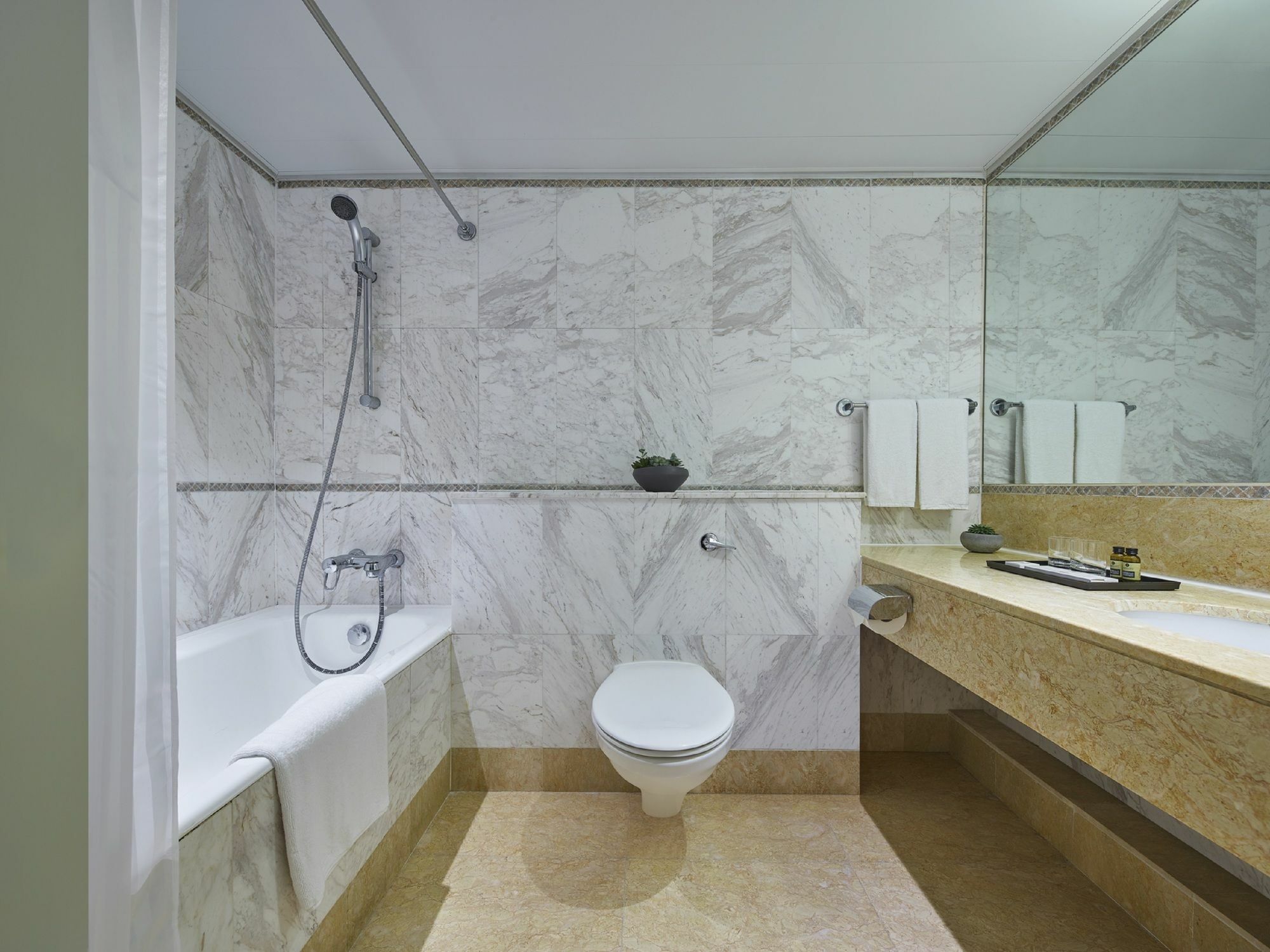 Aparthotel Two Macdonnell Road Hong Kong