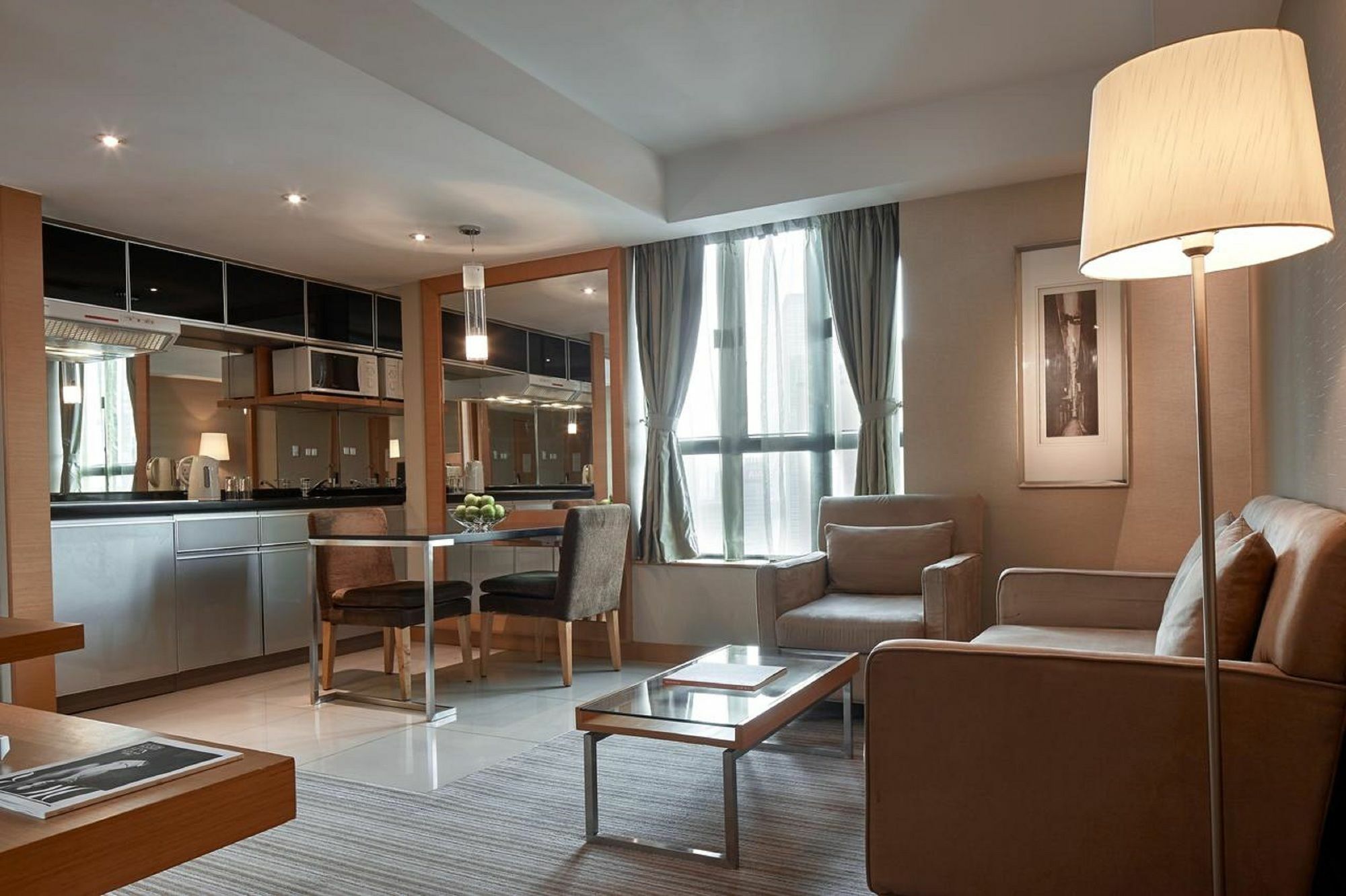 Aparthotel Two Macdonnell Road 4*