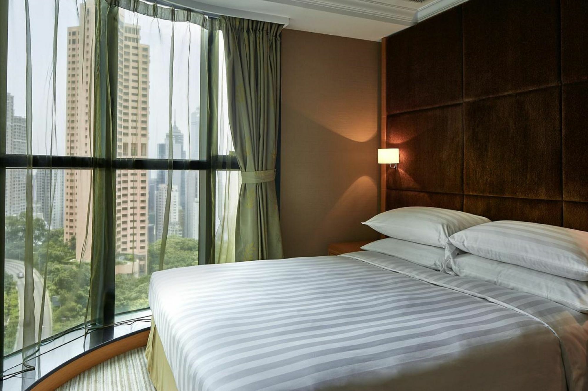 Aparthotel Two Macdonnell Road 4*