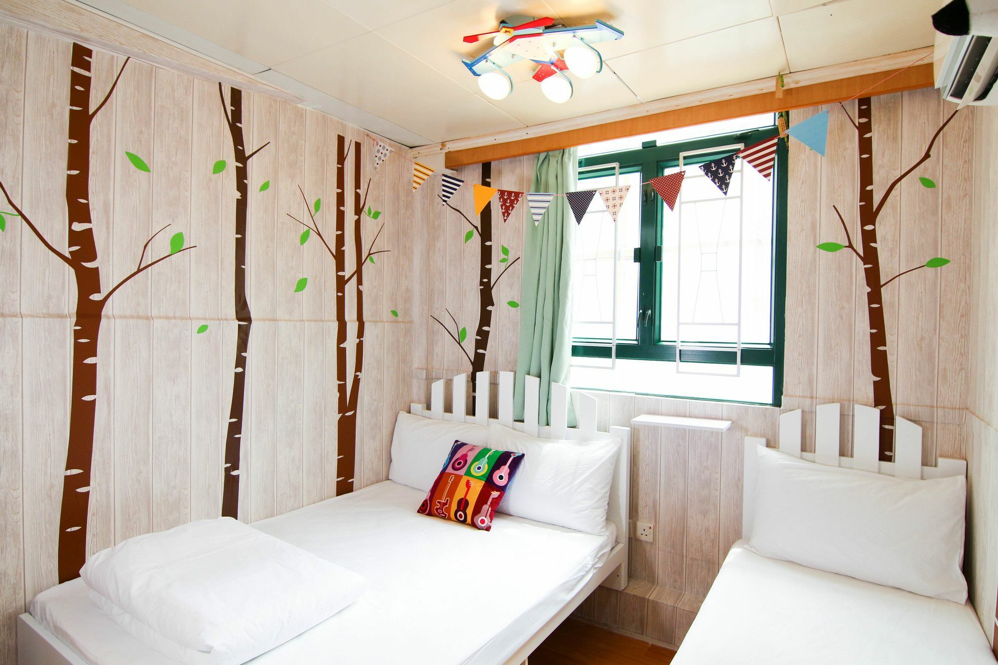 Cozy Jordan Station * Hong Kong