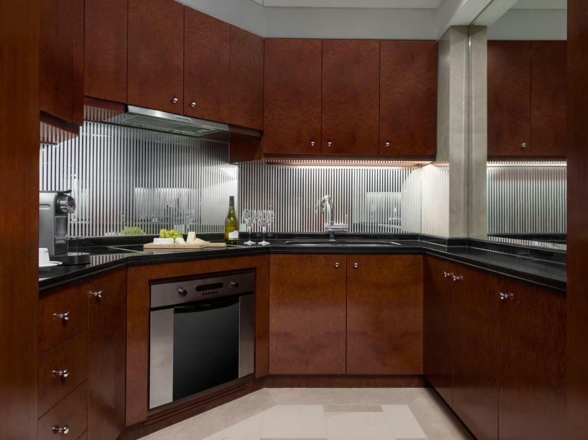 Khách sạn Cordis, 5*