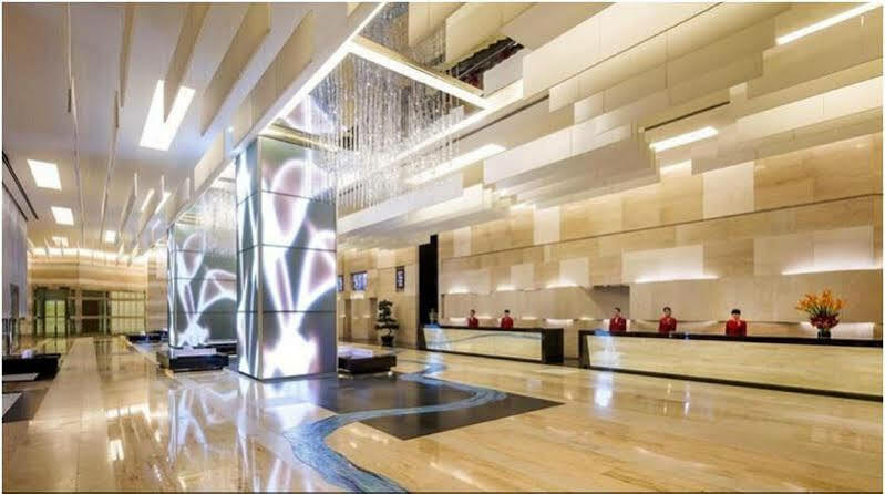 Nina Tsuen Wan West Hotel 5*