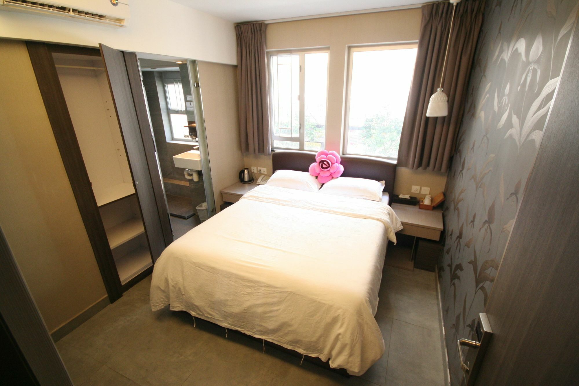 S Causeway Bay Hotel 3*