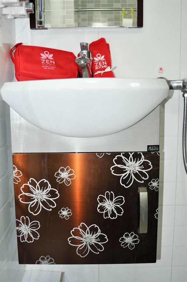 Zen National Court Hotel 2*