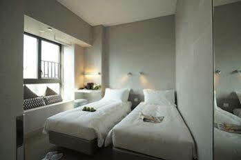 Hotel Ease Mong Kok 4*